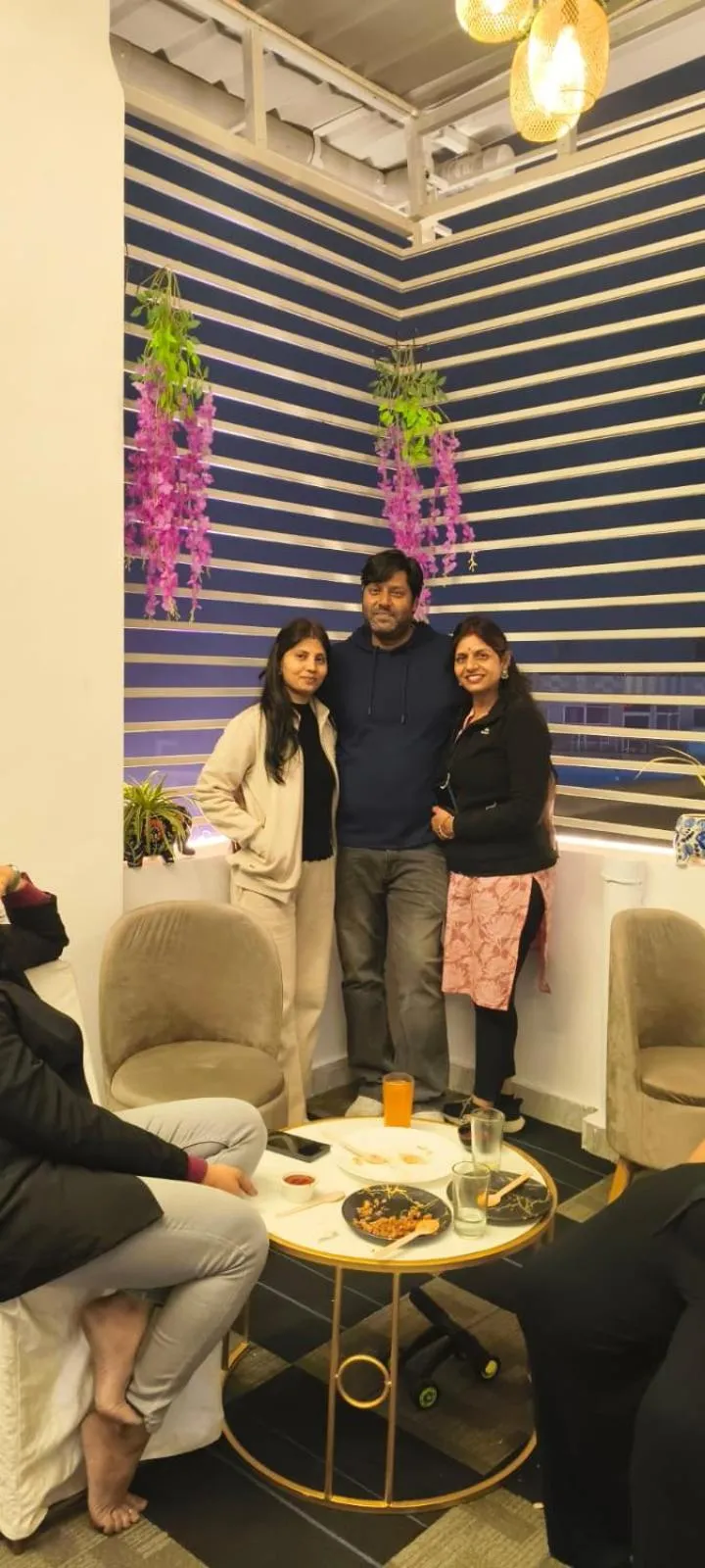 Restaurant/places to eat in C T Heights Inn