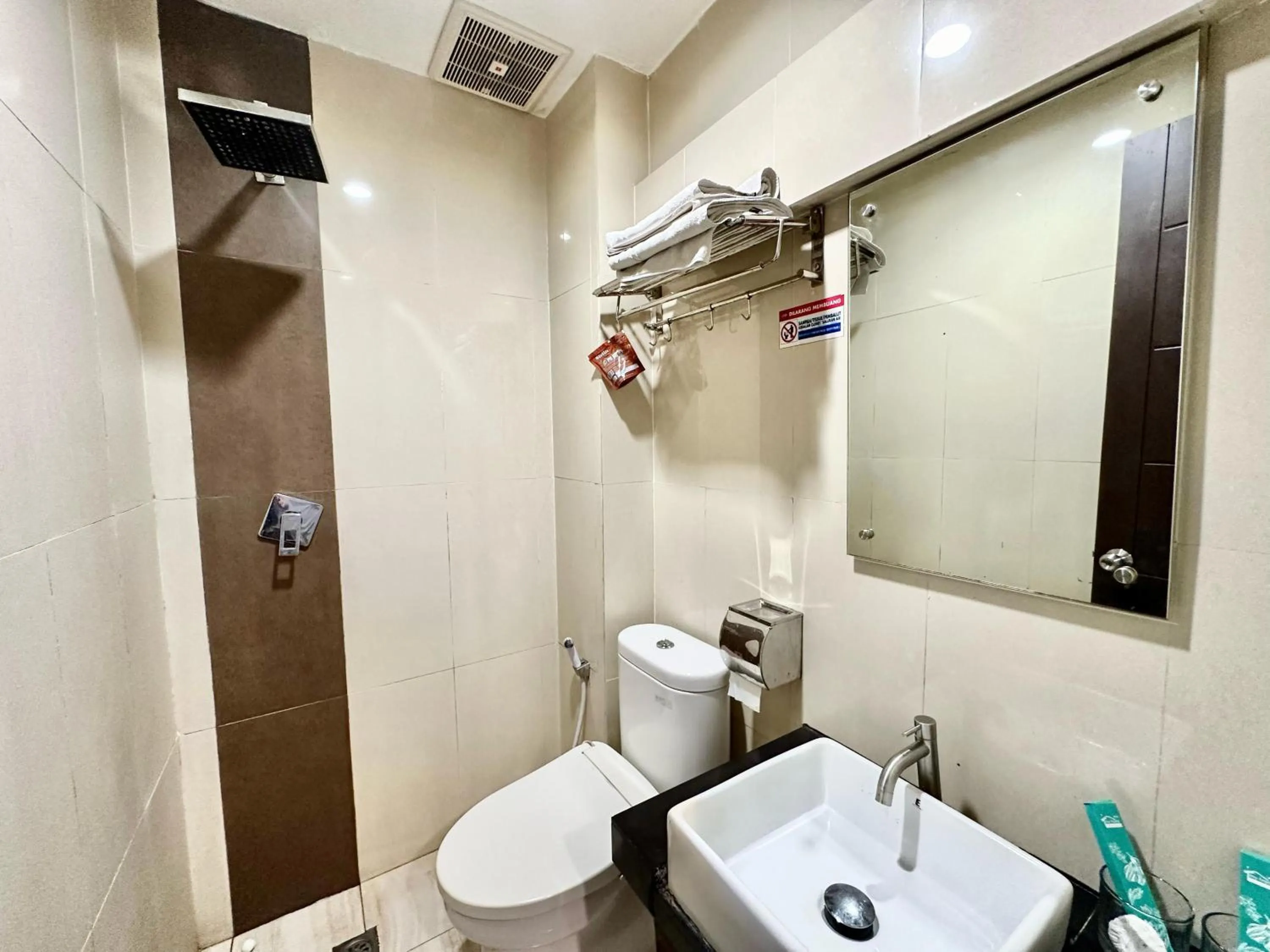 Shower in My Home Hotel Pontianak