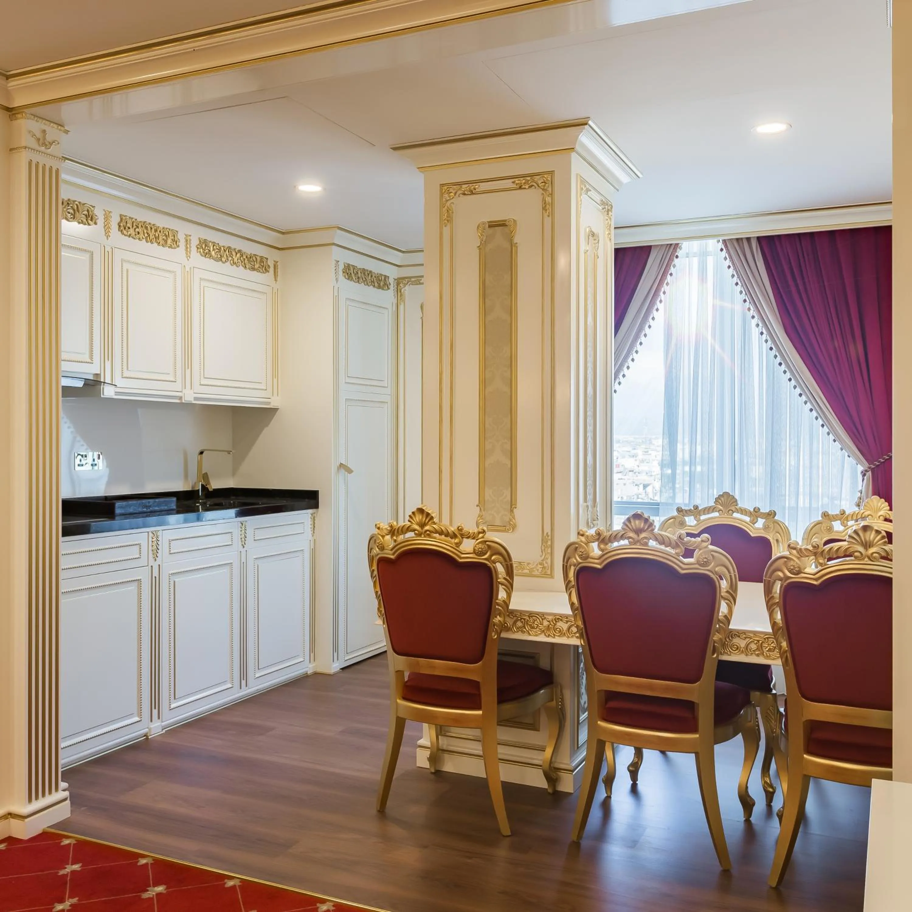 Kitchen or kitchenette in Cristal Erbil Hotel