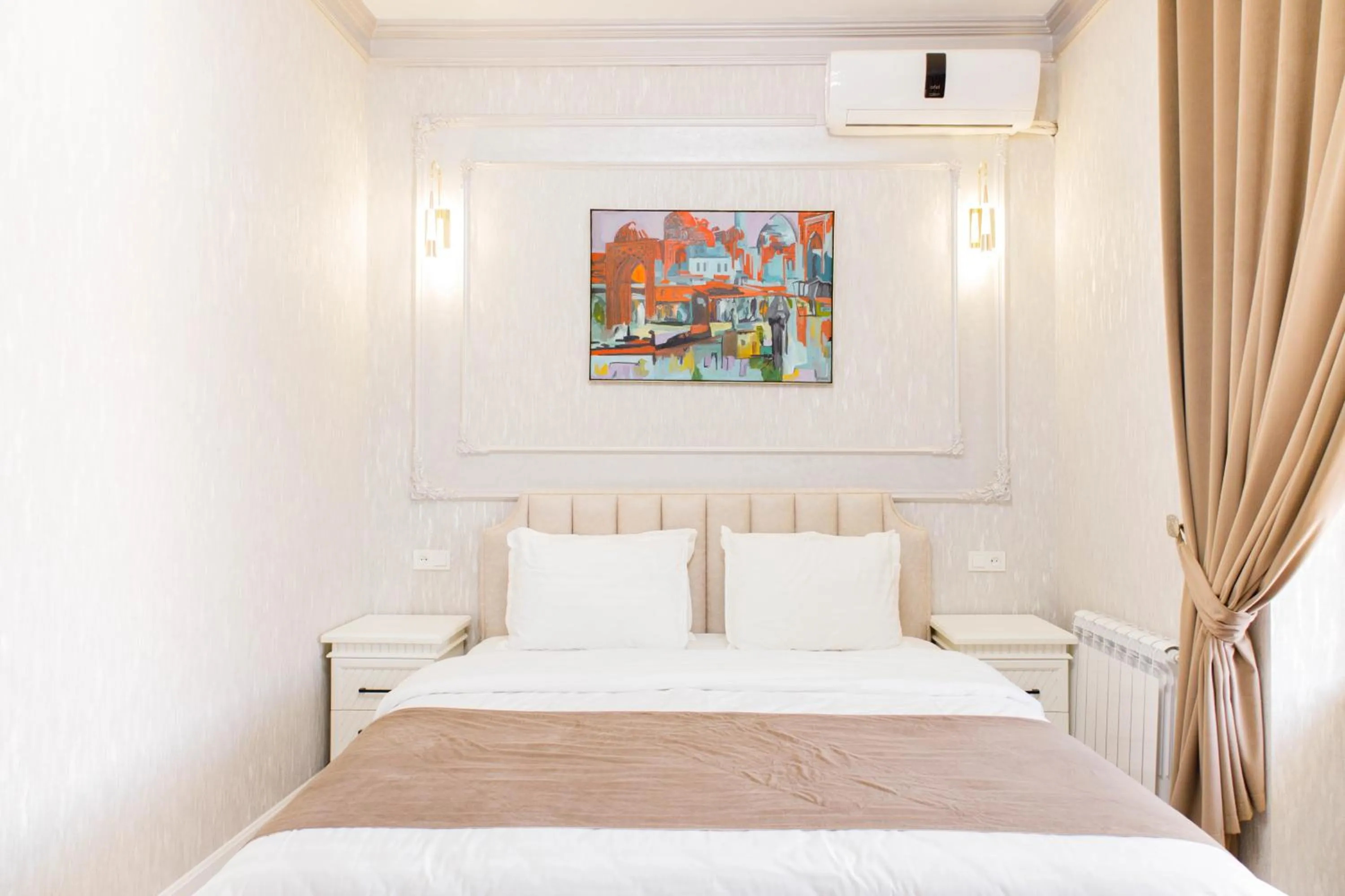 Bed in Hotel Dali Samarkand