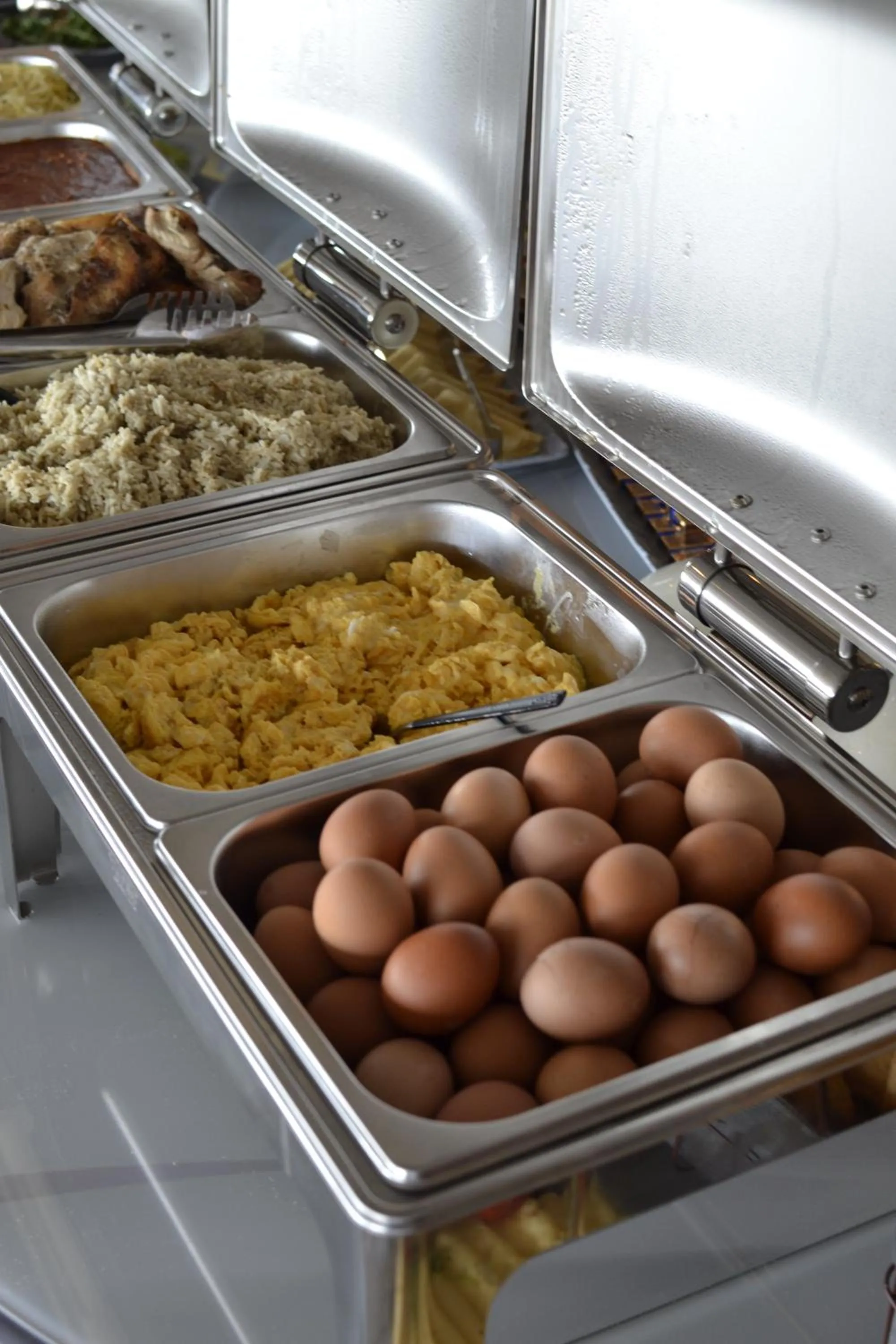 Restaurant/places to eat in Grey Star Hotel