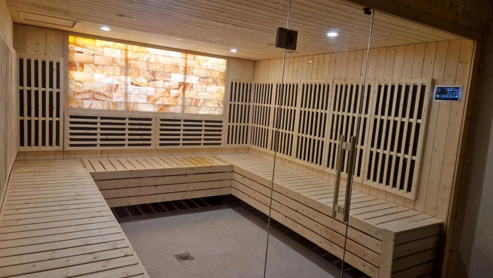 Spa and wellness centre/facilities in Grey Star Hotel