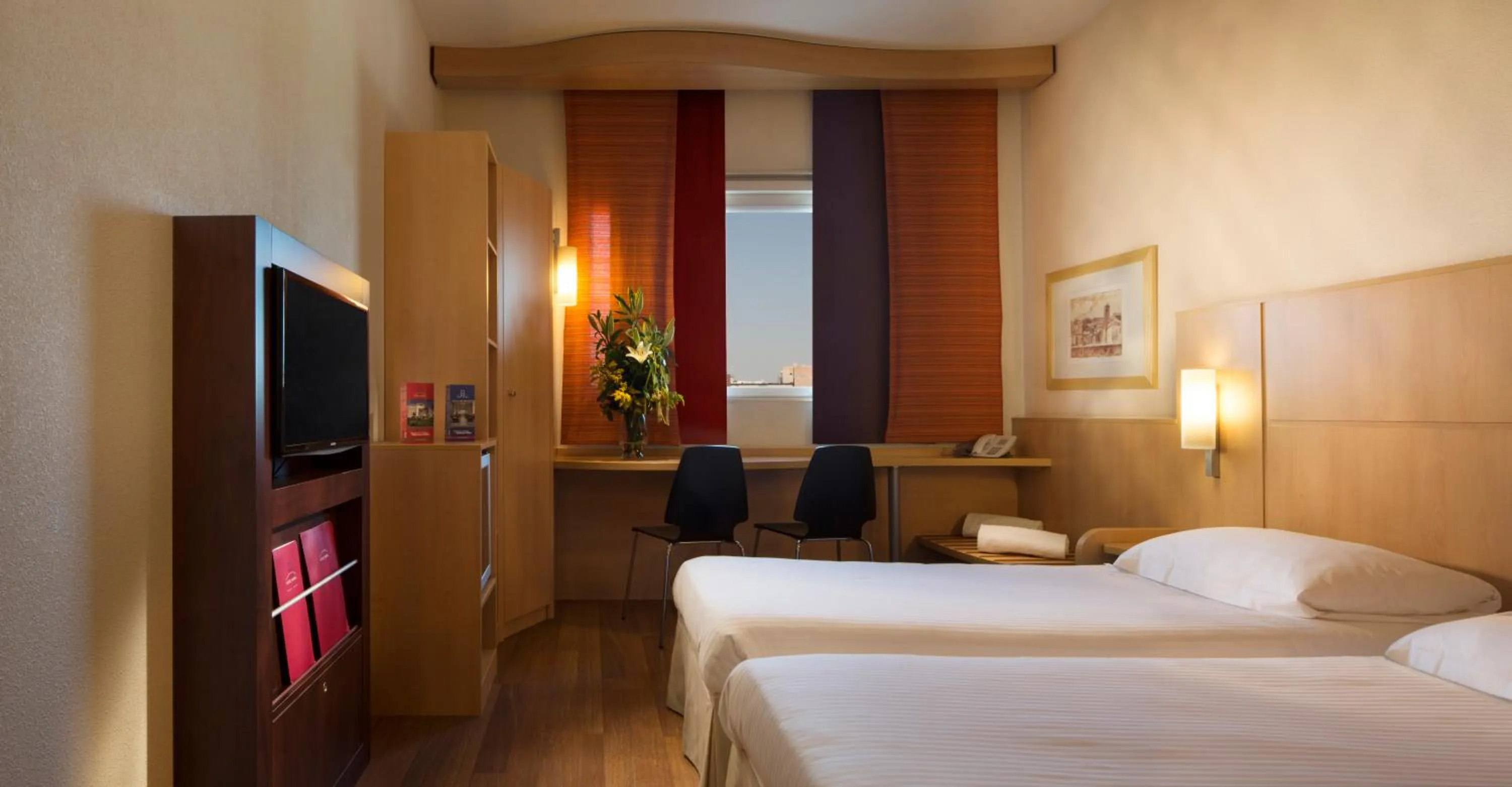 Photo of the whole room, Bed in Hotel Rafael