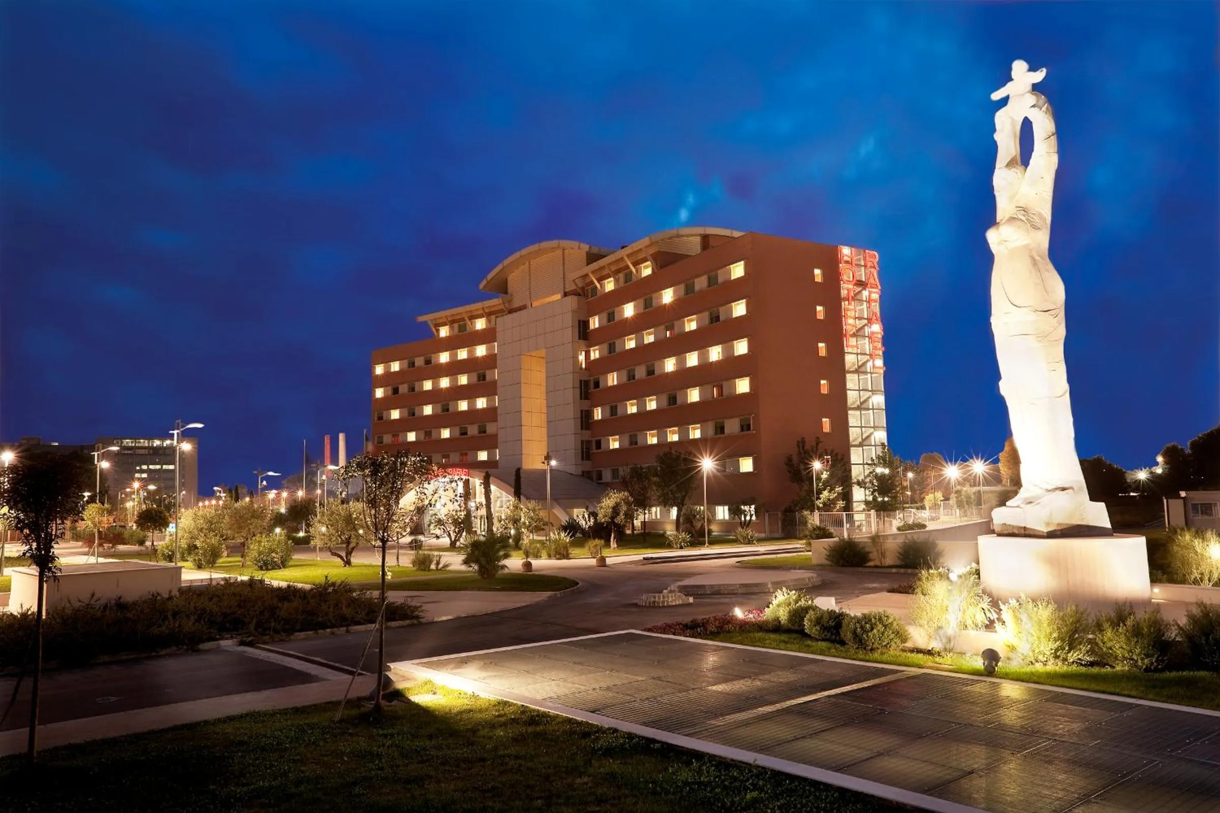 Facade/entrance in Hotel Rafael
