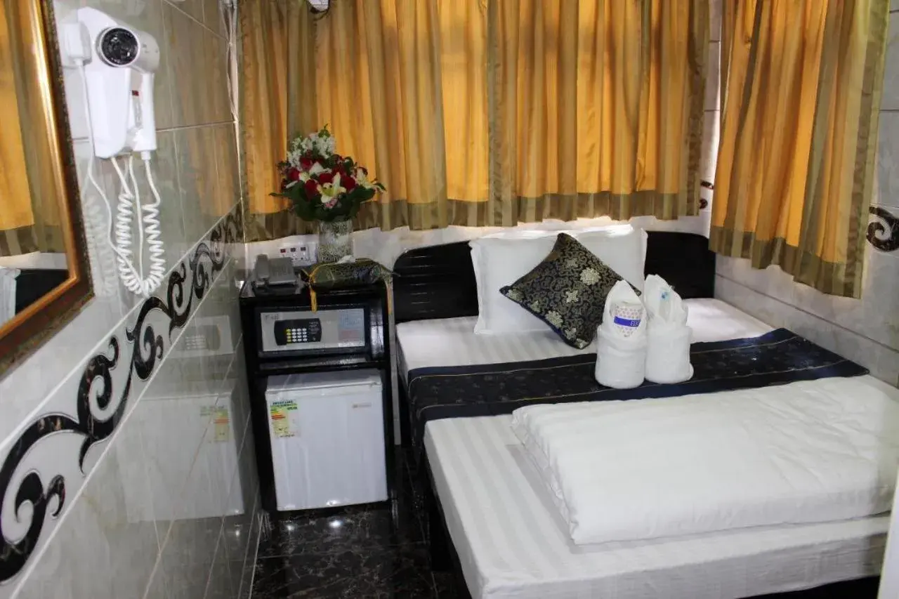 Deluxe Double Room with Shower in LEISURE HOSTEL Deluxe Double Room with Shower in LEISURE HOSTEL