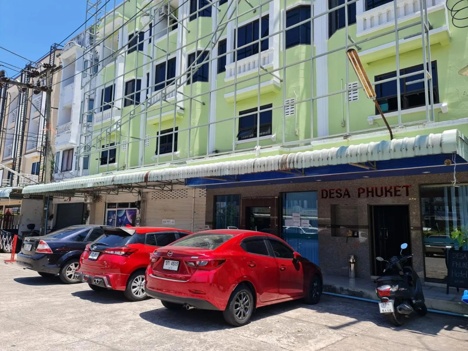 Property building in Desa Phuket