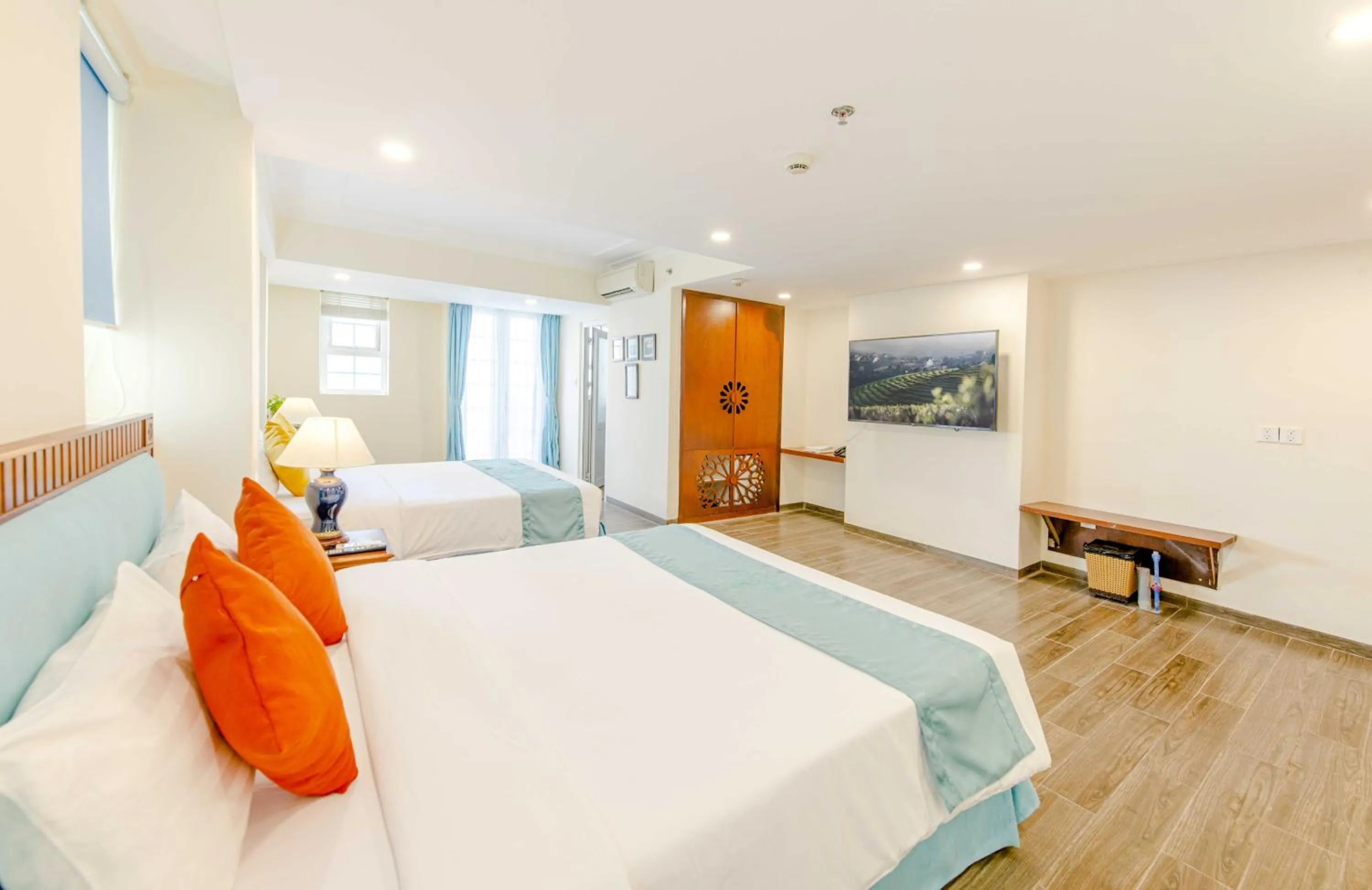 Photo of the whole room, Bed in Pavillon Garden Hotel