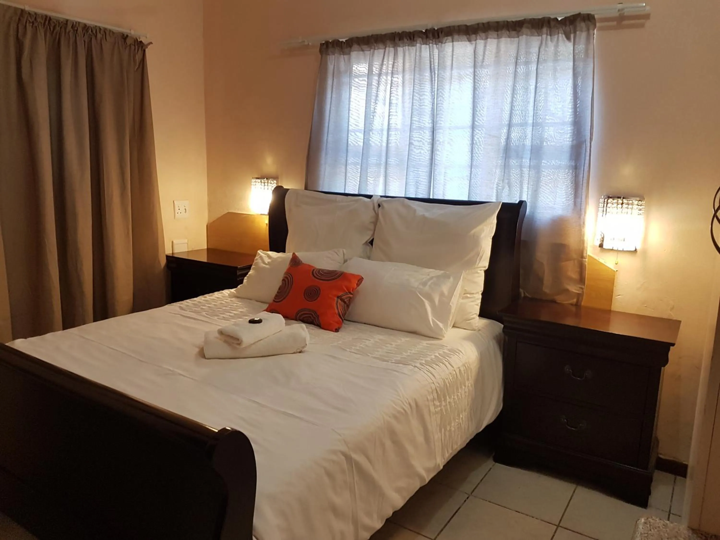 Bed in Stone Crescent Hotel