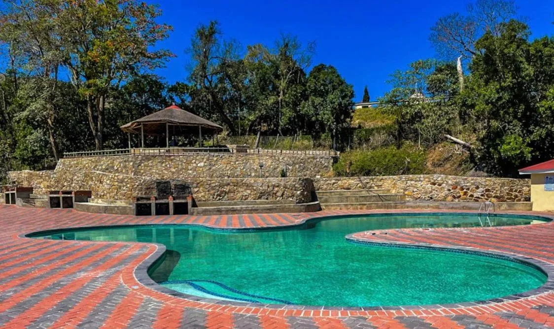 Stone Crescent Hotel