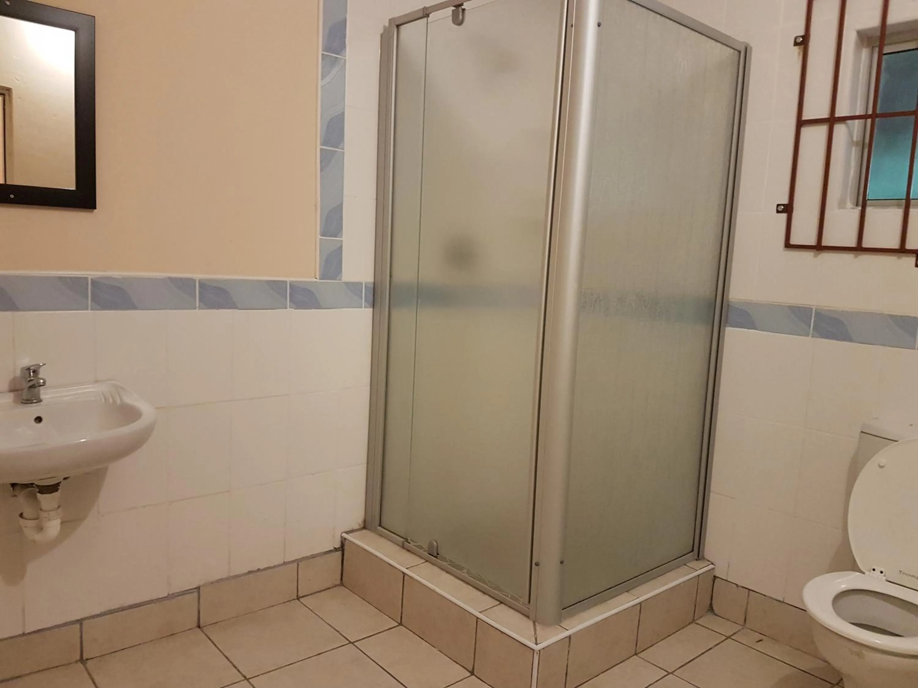 bunk bed in Stone Crescent Hotel