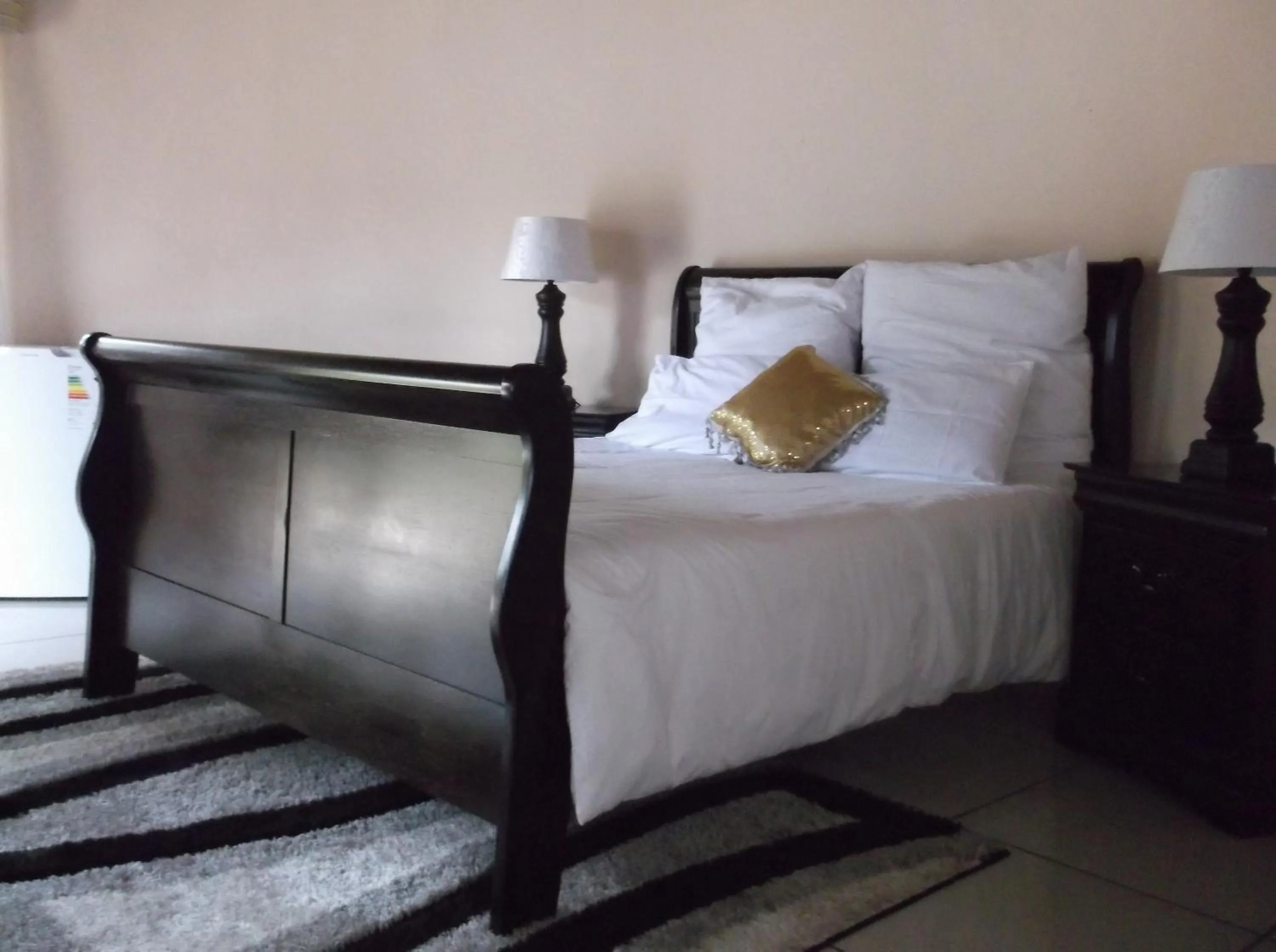 Photo of the whole room in Stone Crescent Hotel