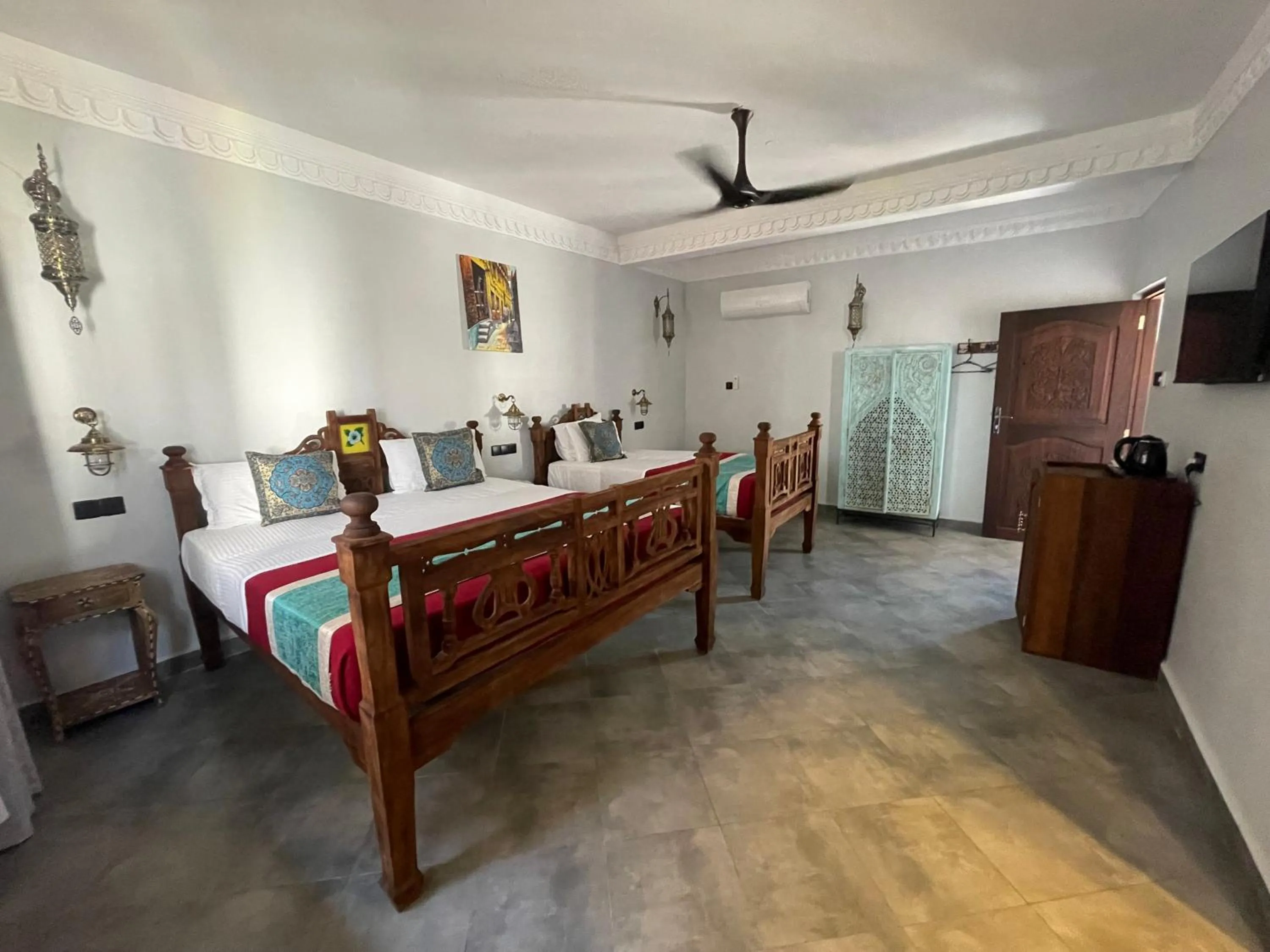 Bed in Mizingani Seafront Hotel