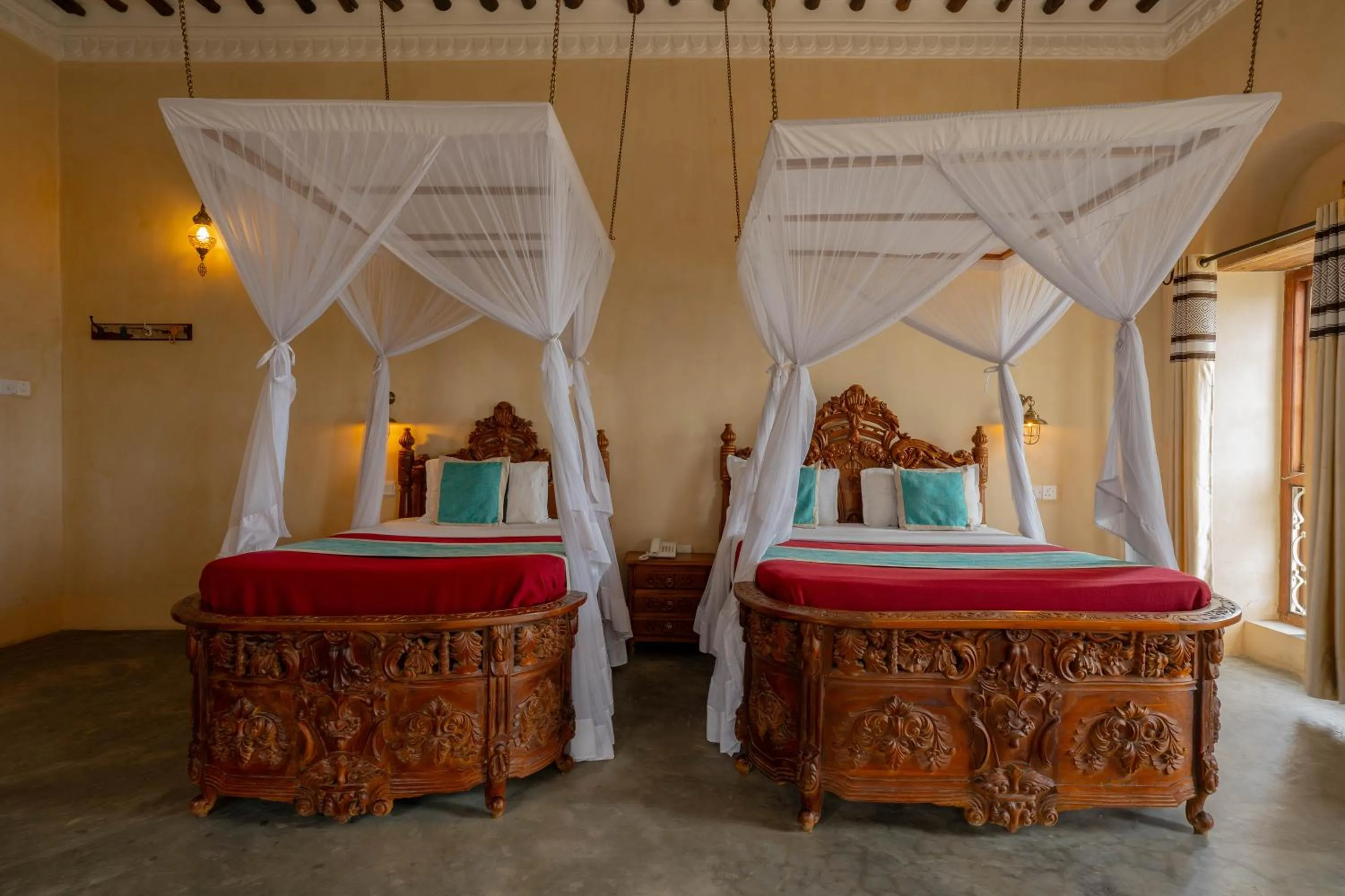 Bed in Mizingani Seafront Hotel