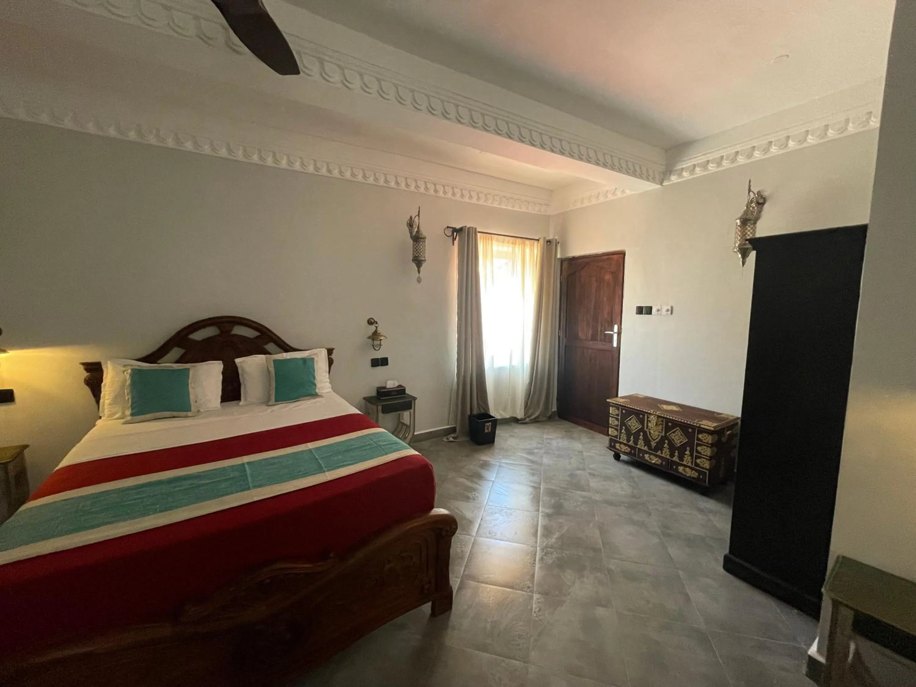 Bed in Mizingani Seafront Hotel