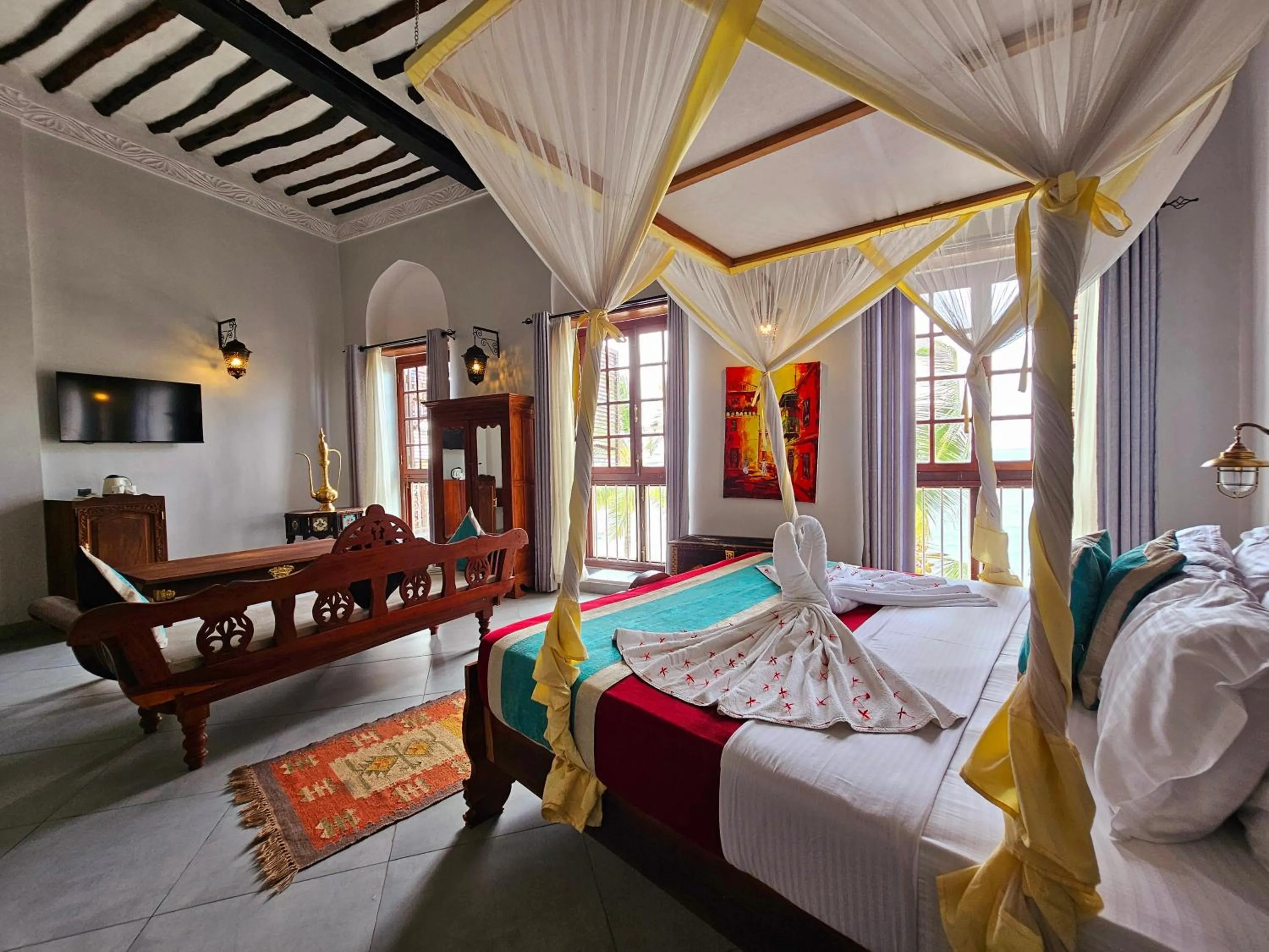 Bed in Mizingani Seafront Hotel