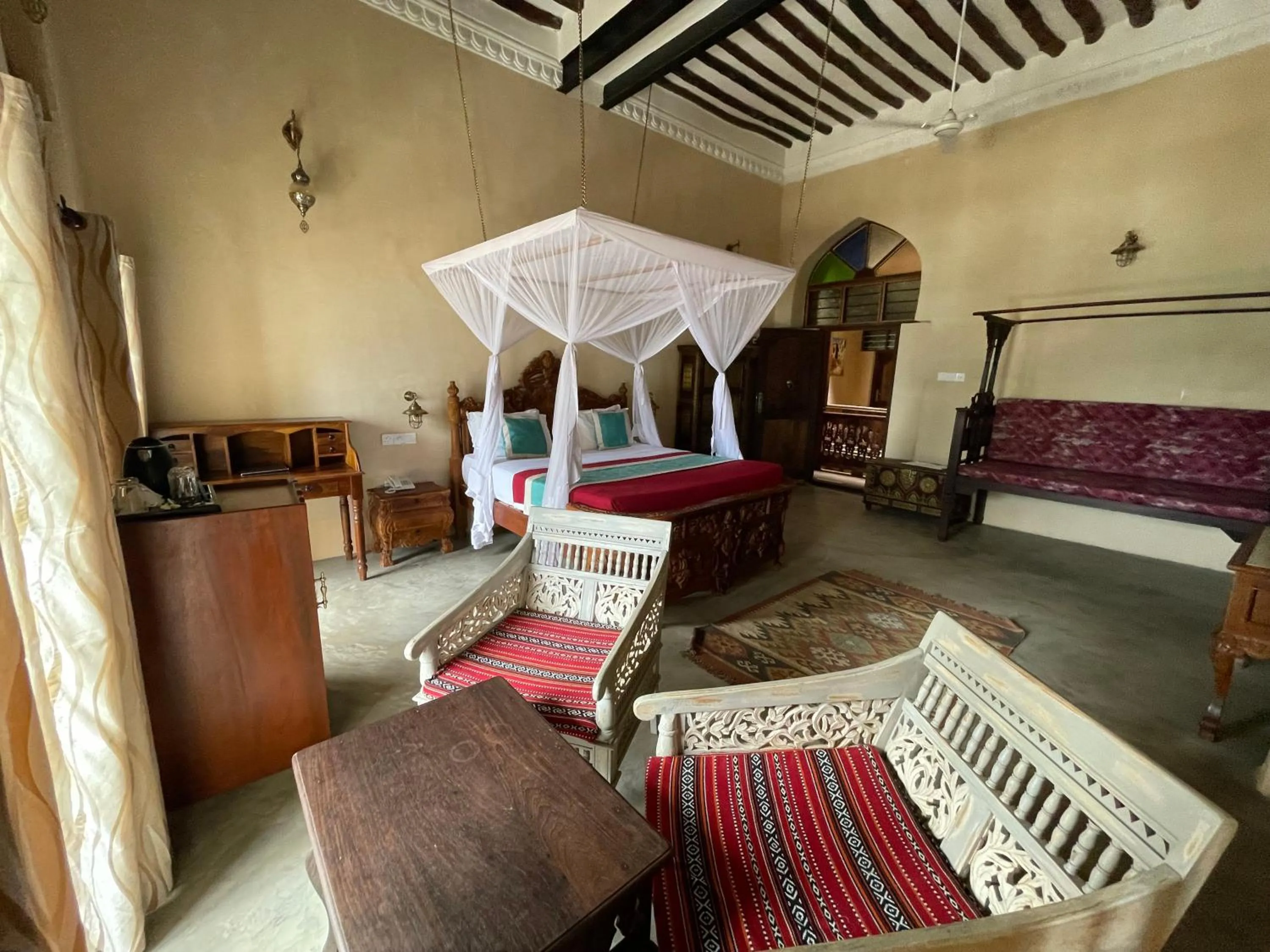 Bed in Mizingani Seafront Hotel