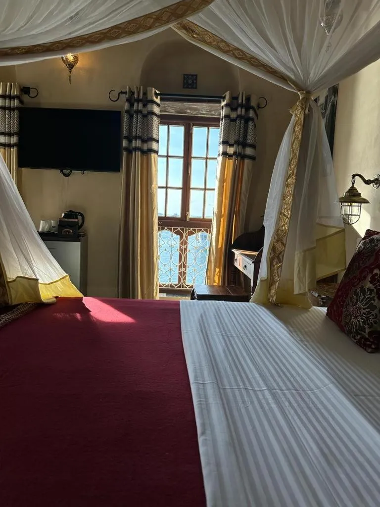 Bed in Mizingani Seafront Hotel