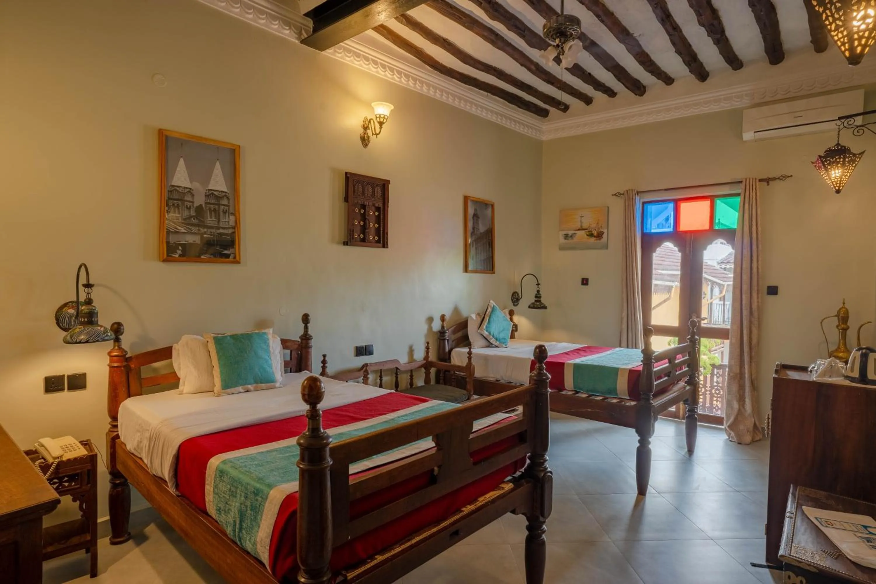 Bed in Mizingani Seafront Hotel