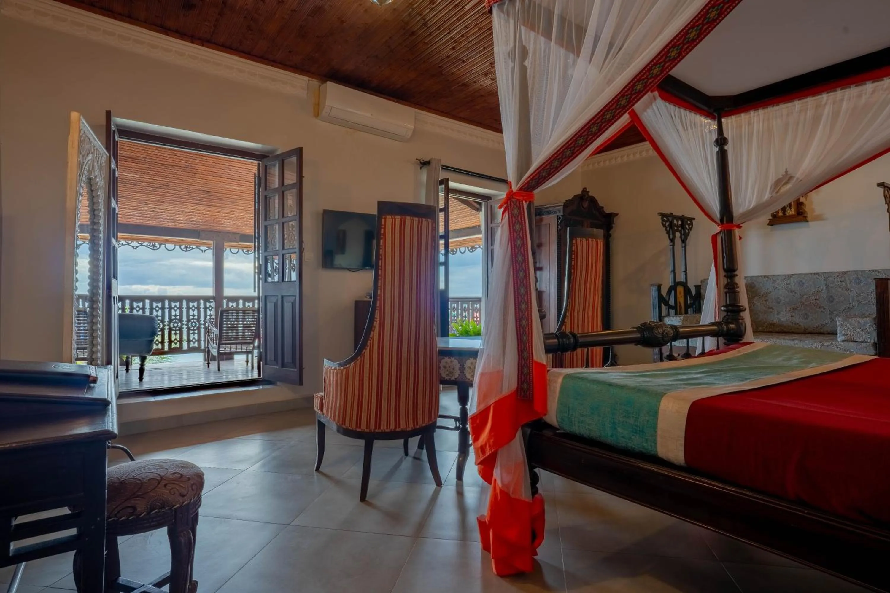 Bed in Mizingani Seafront Hotel