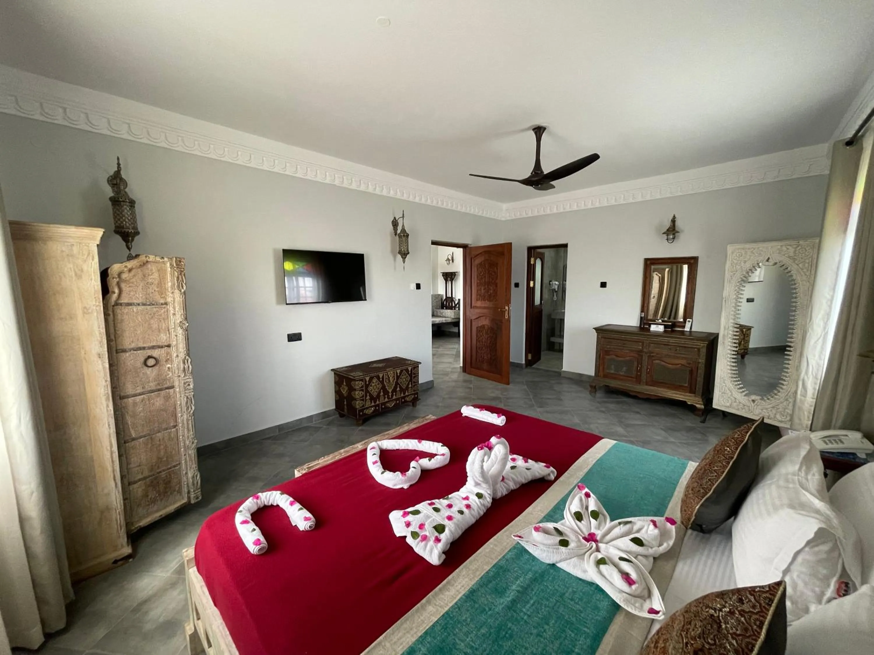 Bed in Mizingani Seafront Hotel