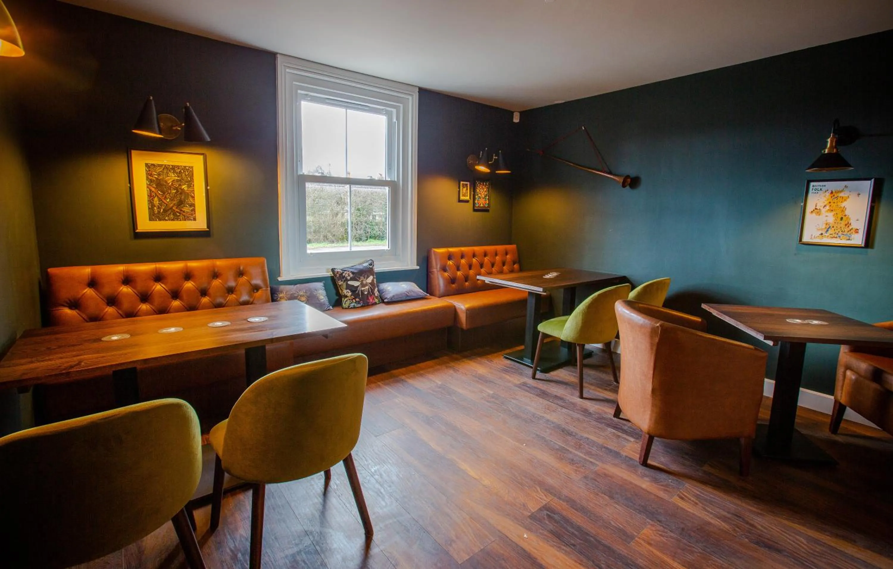 Lounge or bar in Woodfalls Inn