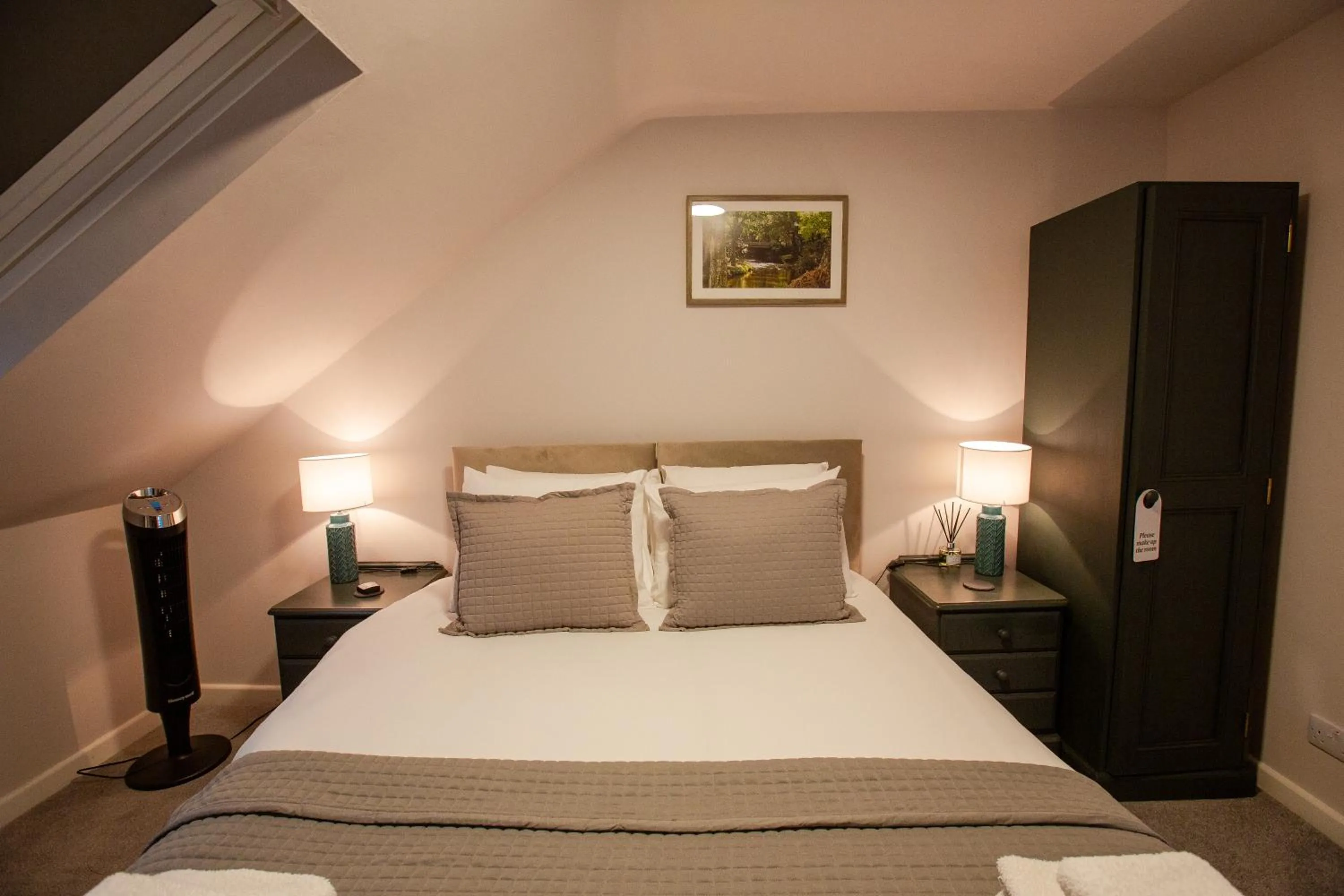 Bed in Woodfalls Inn