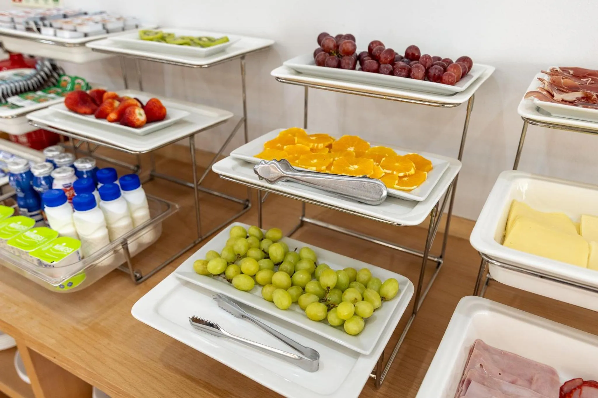 Buffet breakfast in Bela Ria