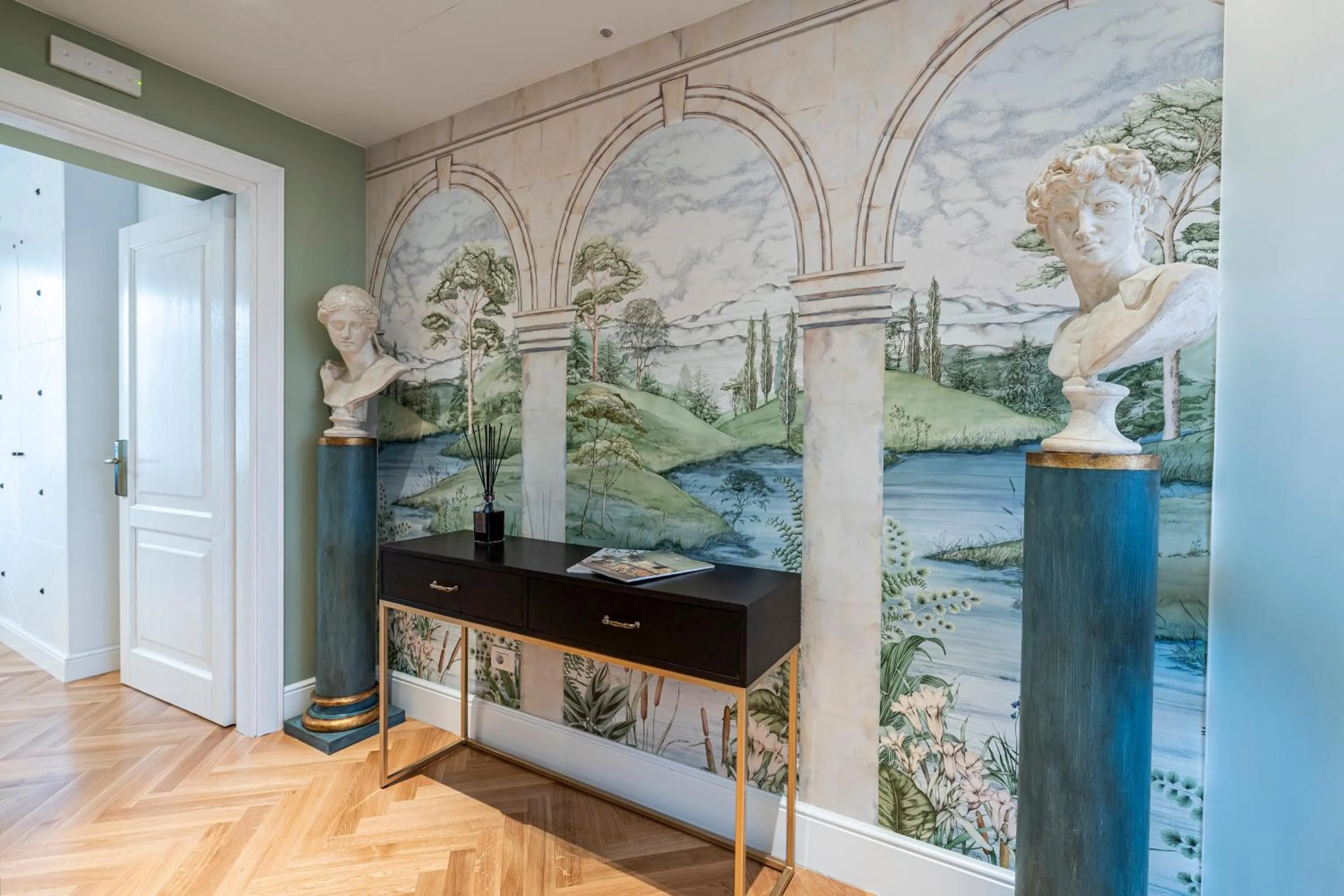 Decorative detail in Glimpse Hotel