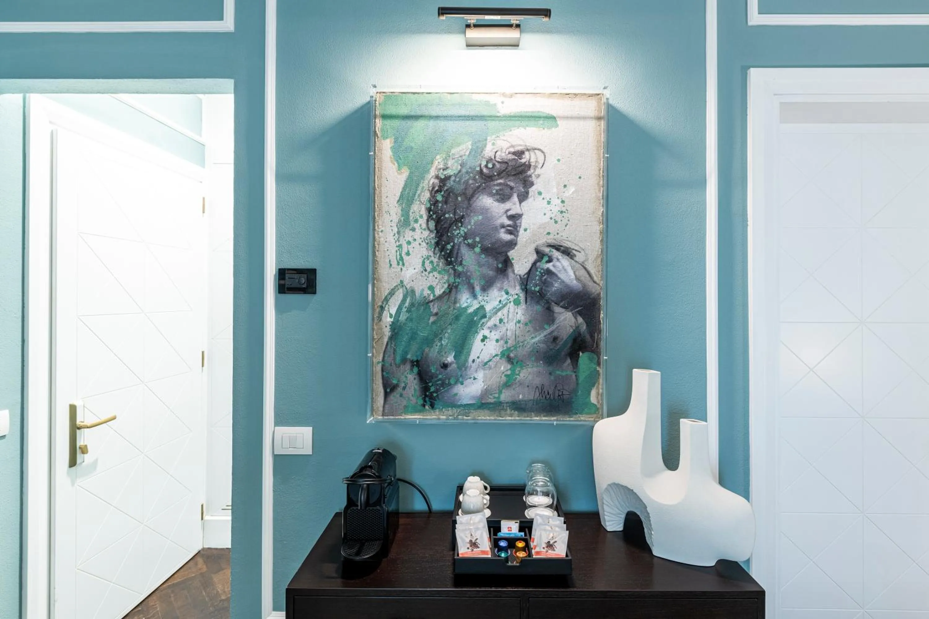 Decorative detail in Glimpse Hotel