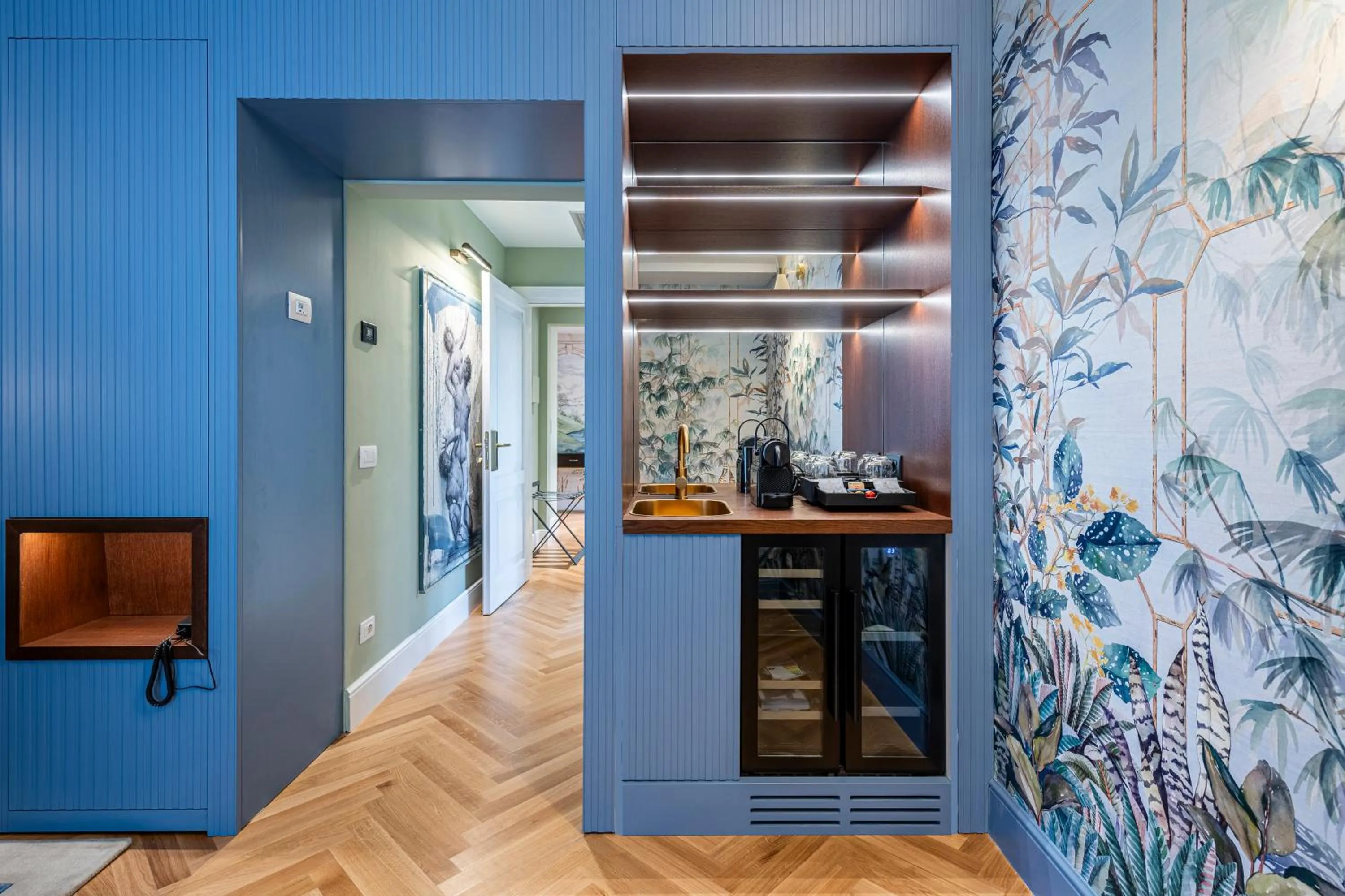 oven in Glimpse Hotel