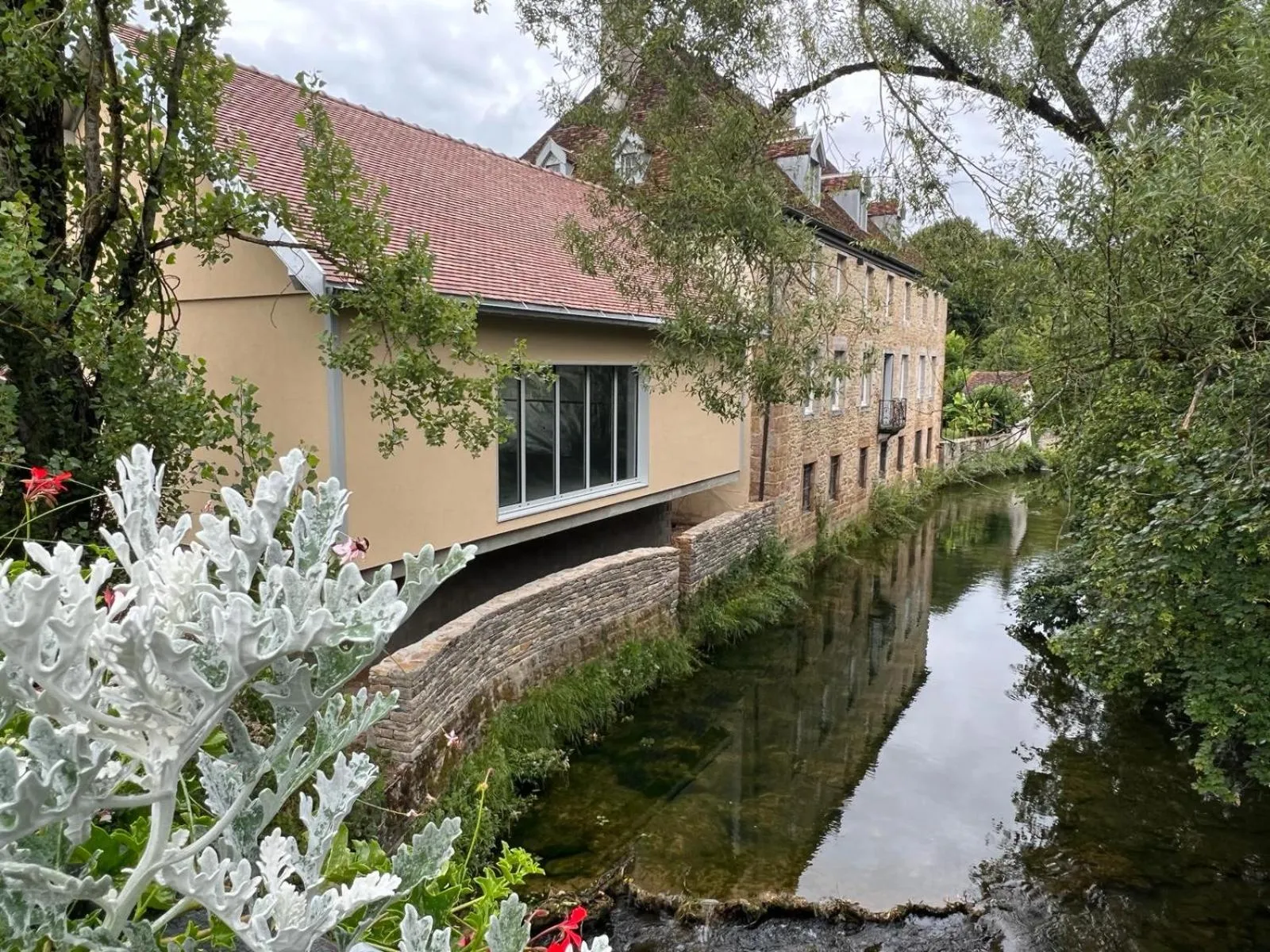 Property building in Le Clos Alice