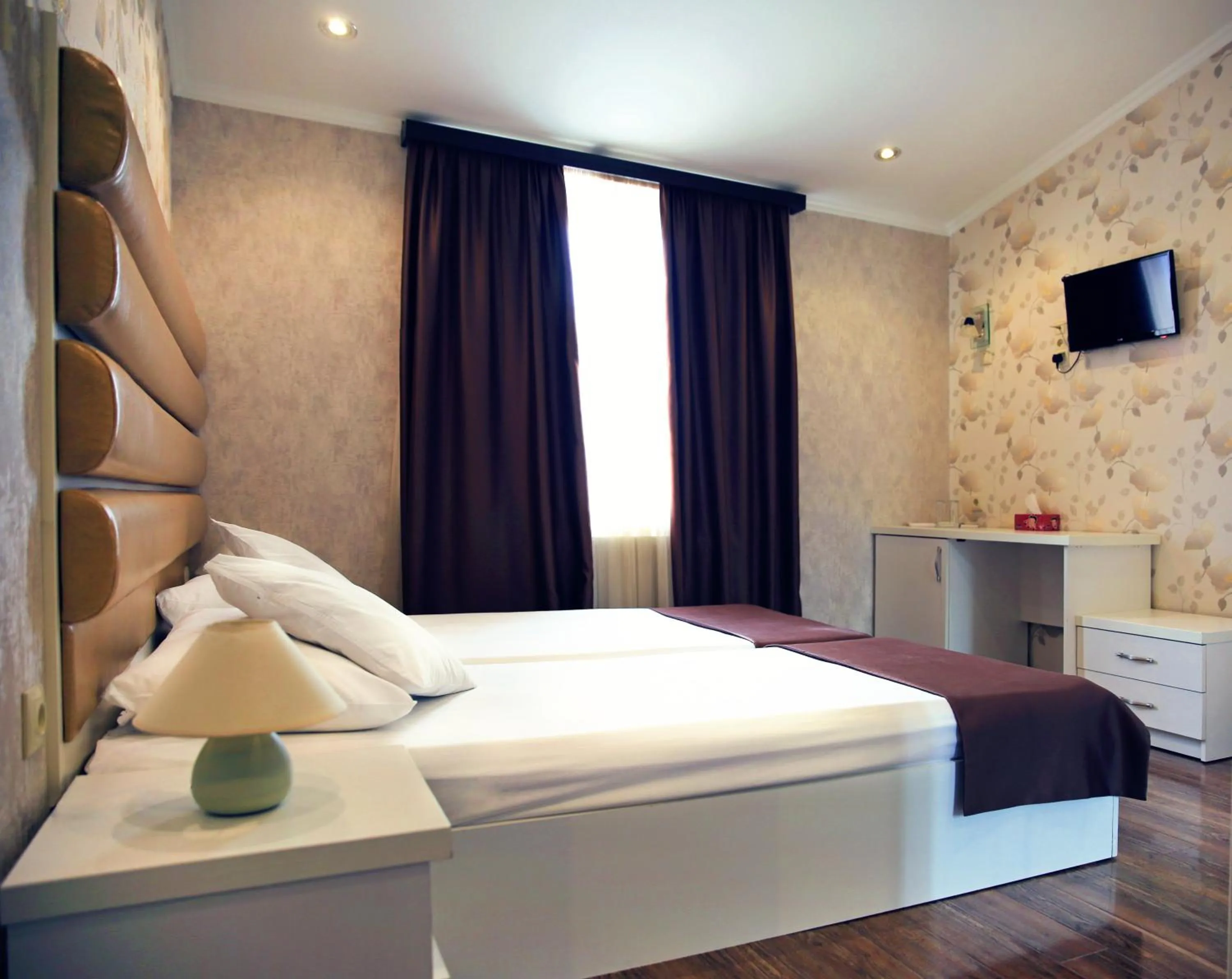 Photo of the whole room, Bed in Rondo Hotel