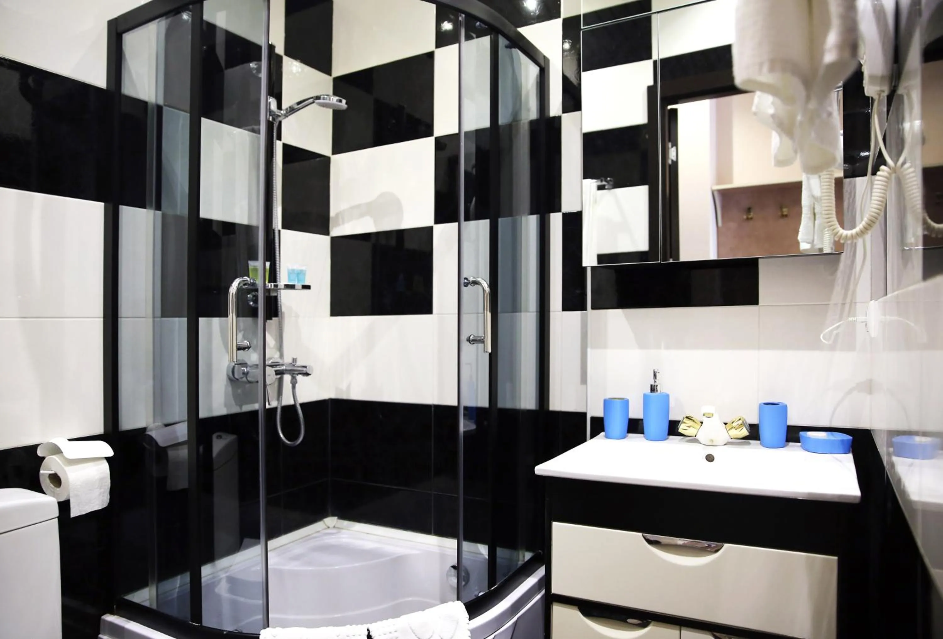 Bathroom in Rondo Hotel