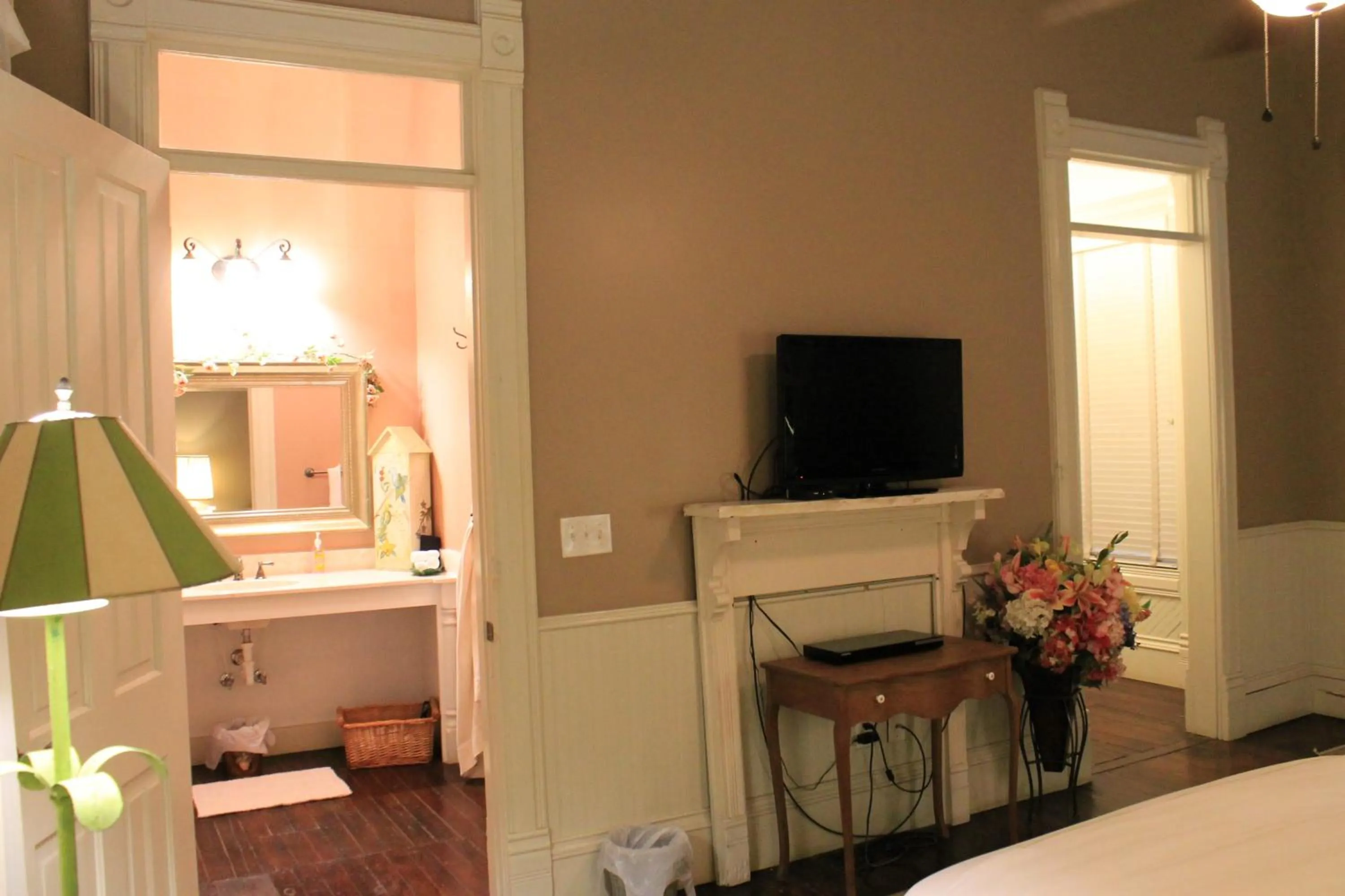 Photo of the whole room, Bed in Grand Magnolia Ballroom & Suites