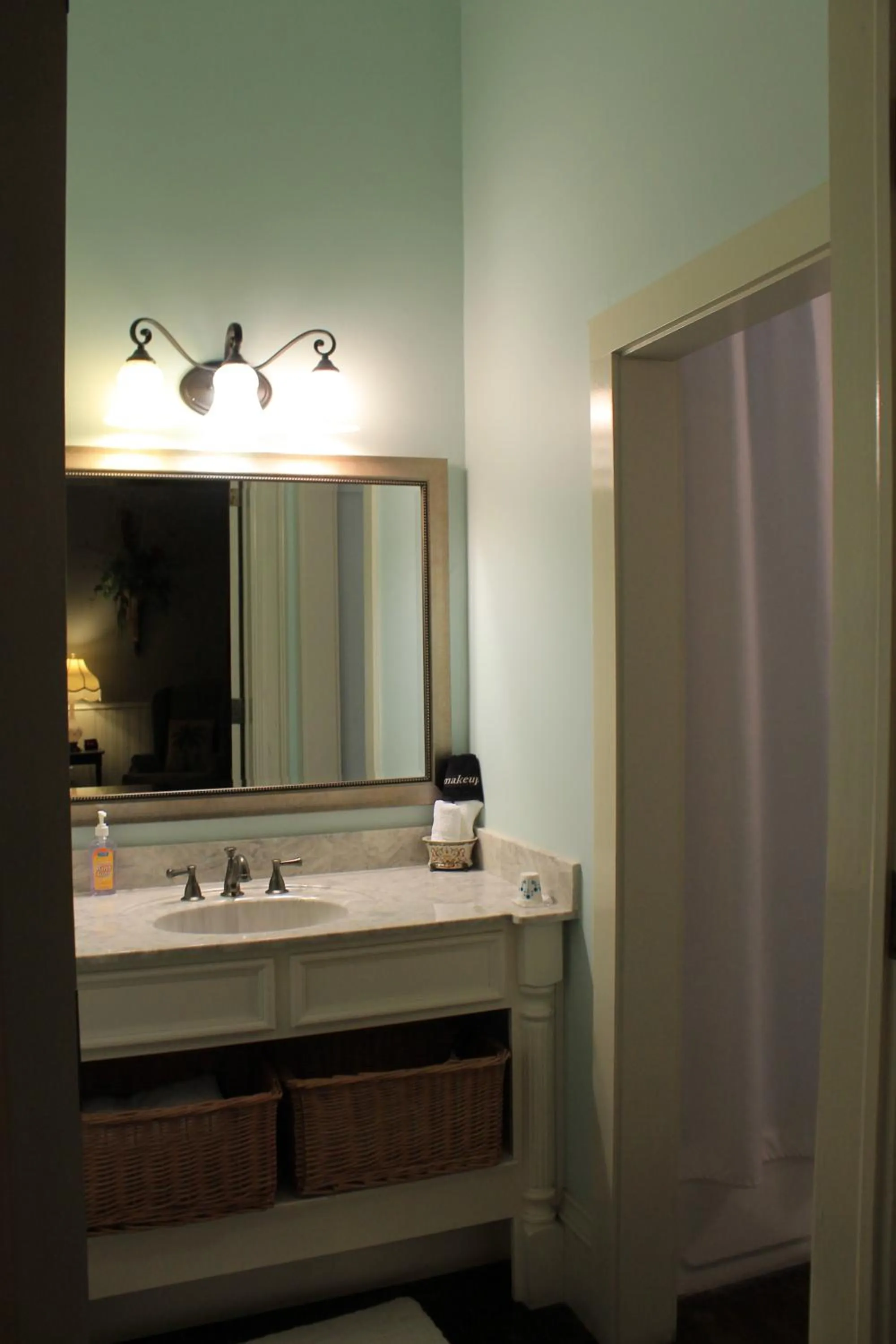 Bathroom in Grand Magnolia Ballroom & Suites