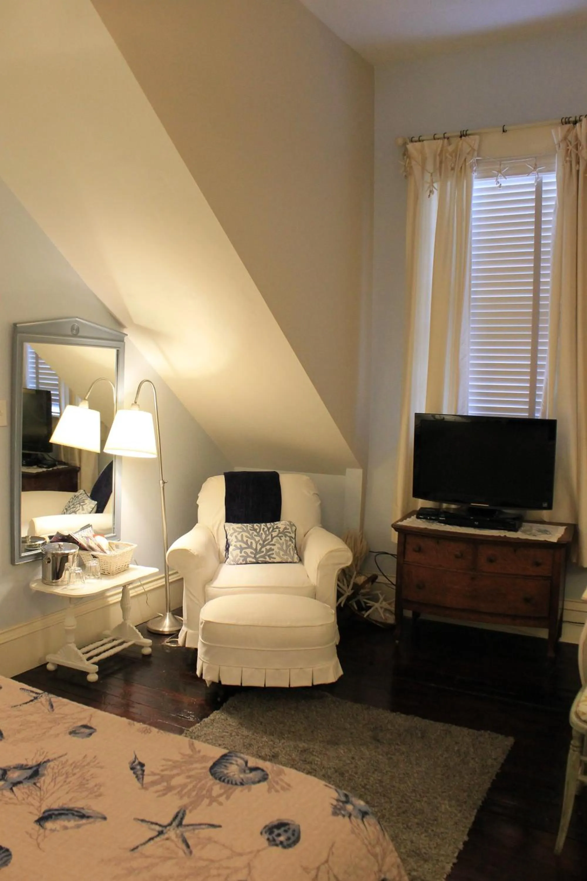 Photo of the whole room, Bed in Grand Magnolia Ballroom & Suites