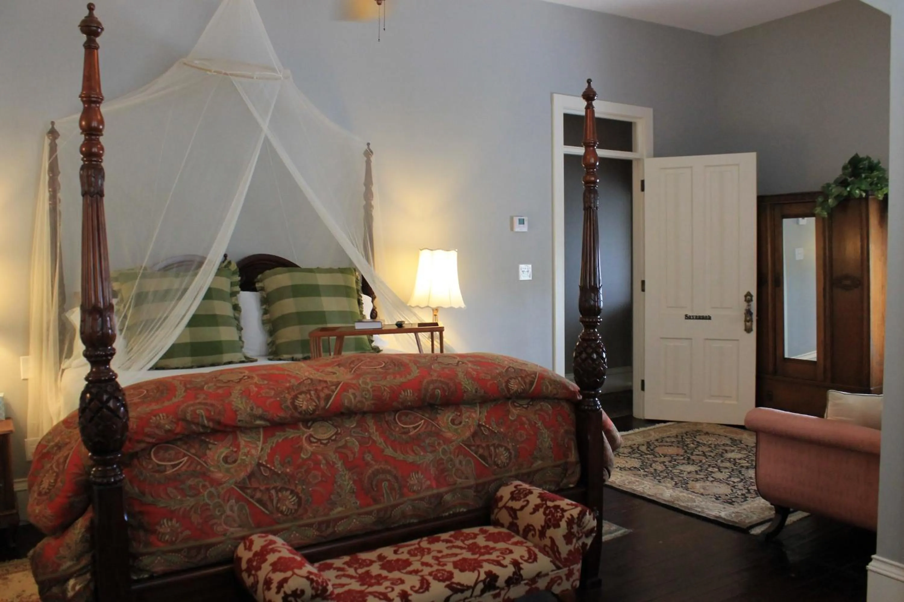 Photo of the whole room, Bed in Grand Magnolia Ballroom & Suites