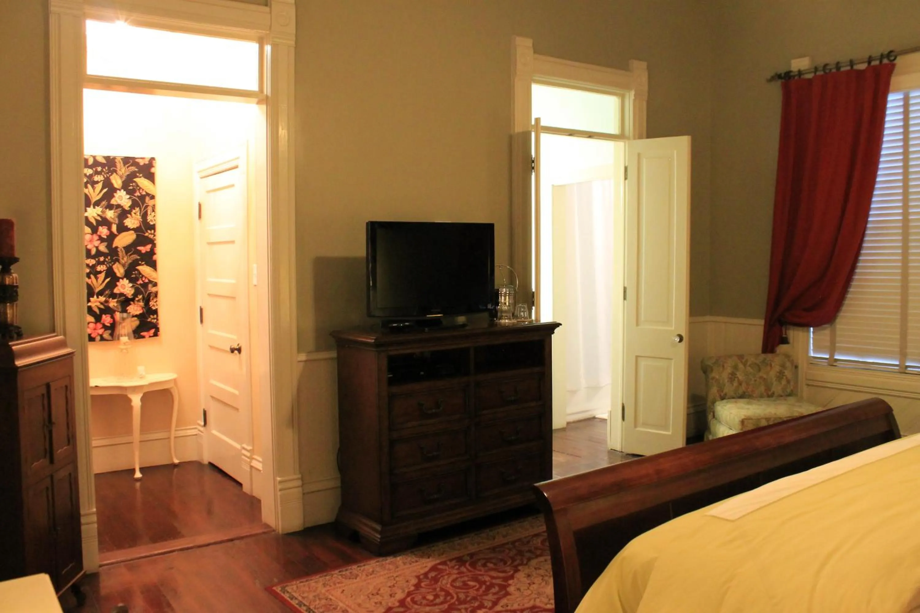 Photo of the whole room, Bed in Grand Magnolia Ballroom & Suites