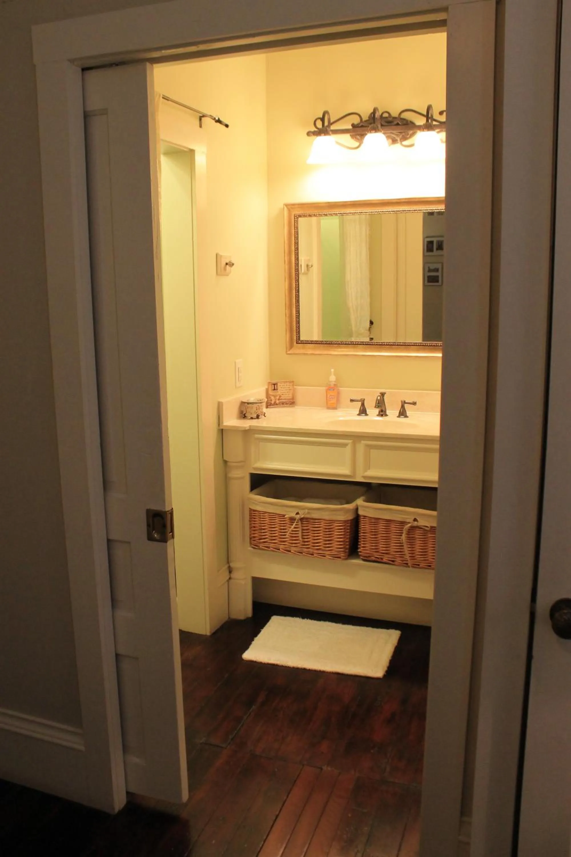 Bathroom in Grand Magnolia Ballroom & Suites