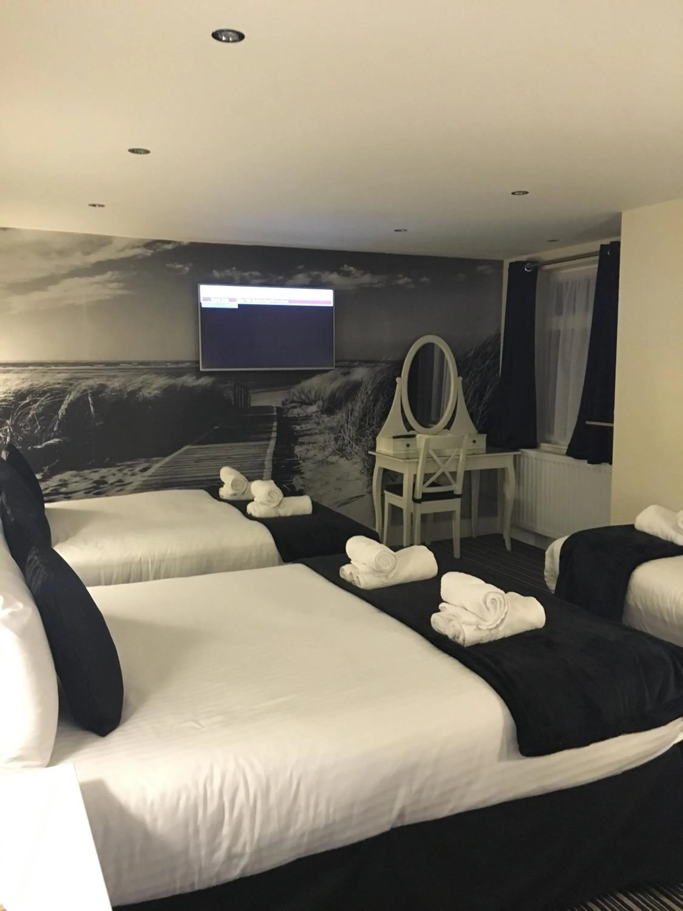 Photo of the whole room, Bed in Happy Return Hotel