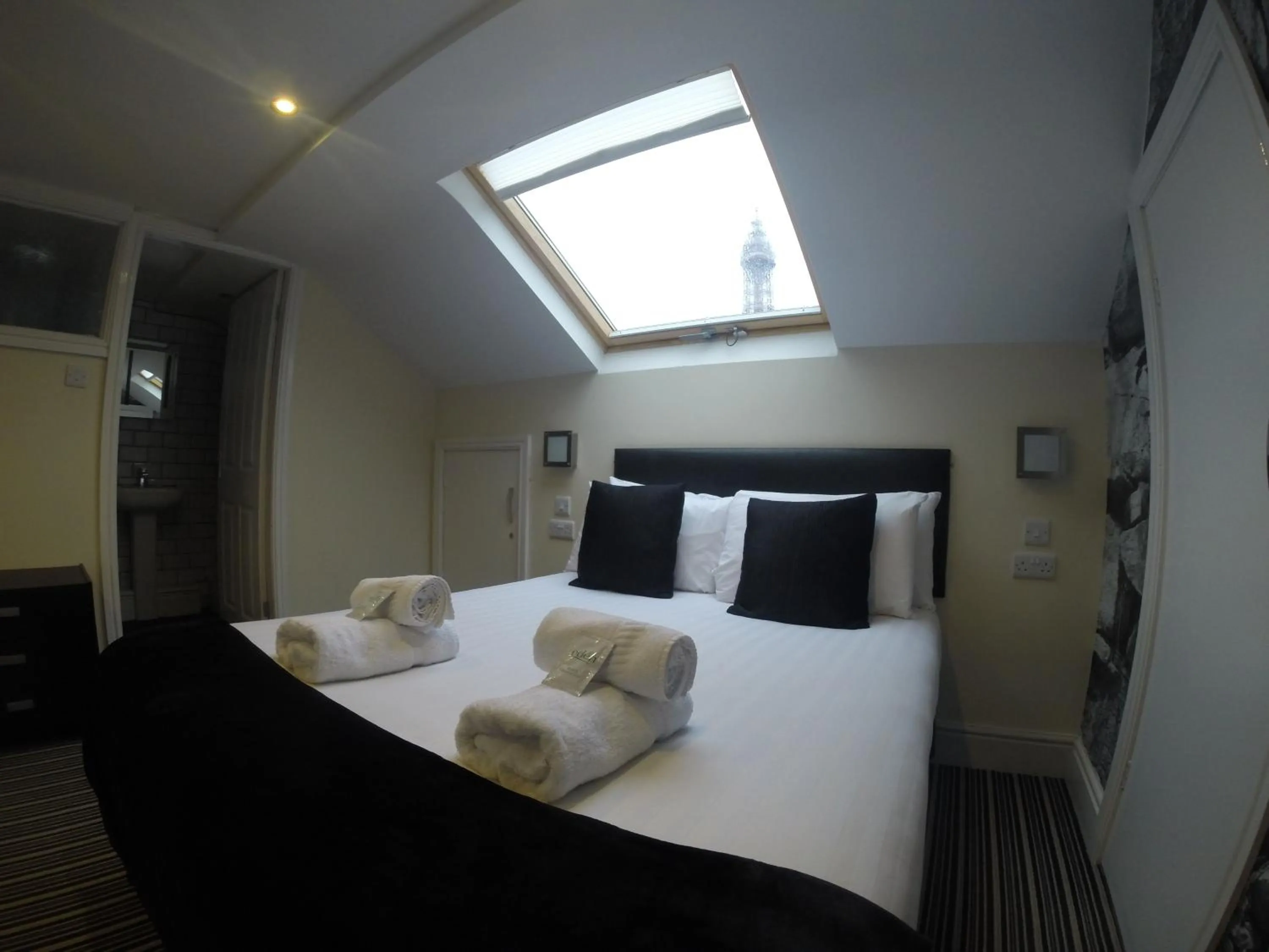 Bed in Happy Return Hotel