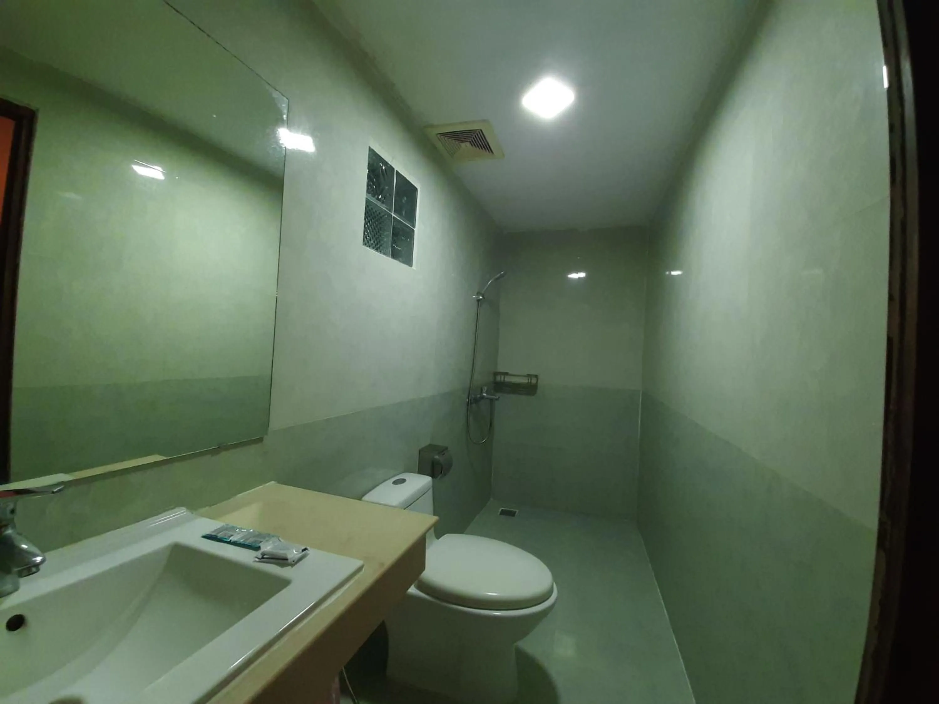 Bathroom in Vang Vieng Sky Mountain View Hotel