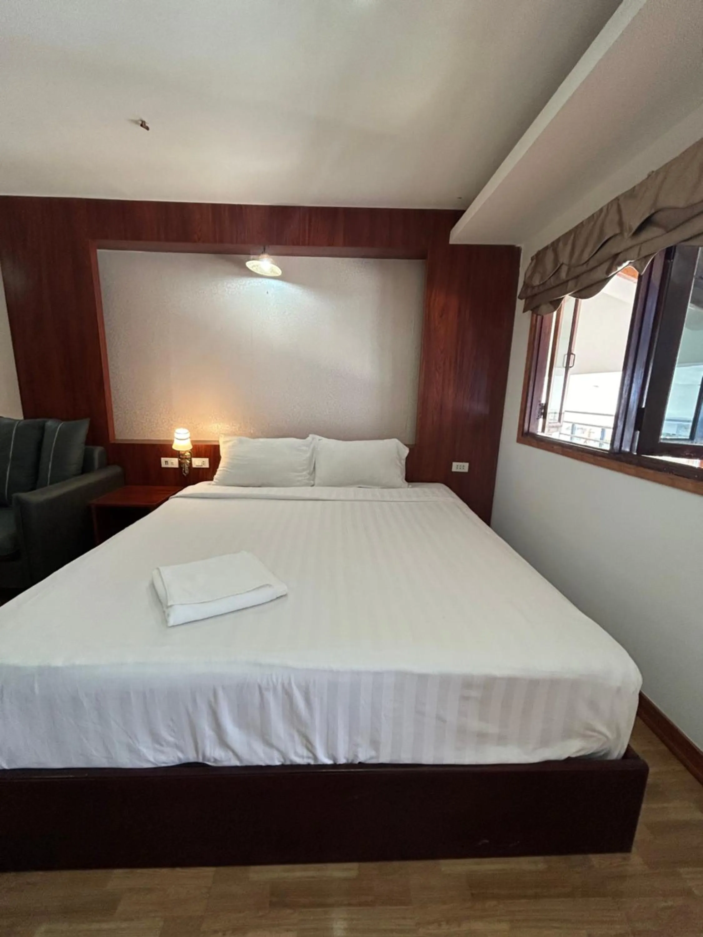 Bedroom, Bed in Vang Vieng Sky Mountain View Hotel