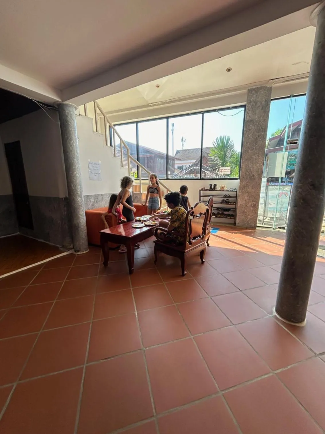 children in Vang Vieng Sky Mountain View Hotel