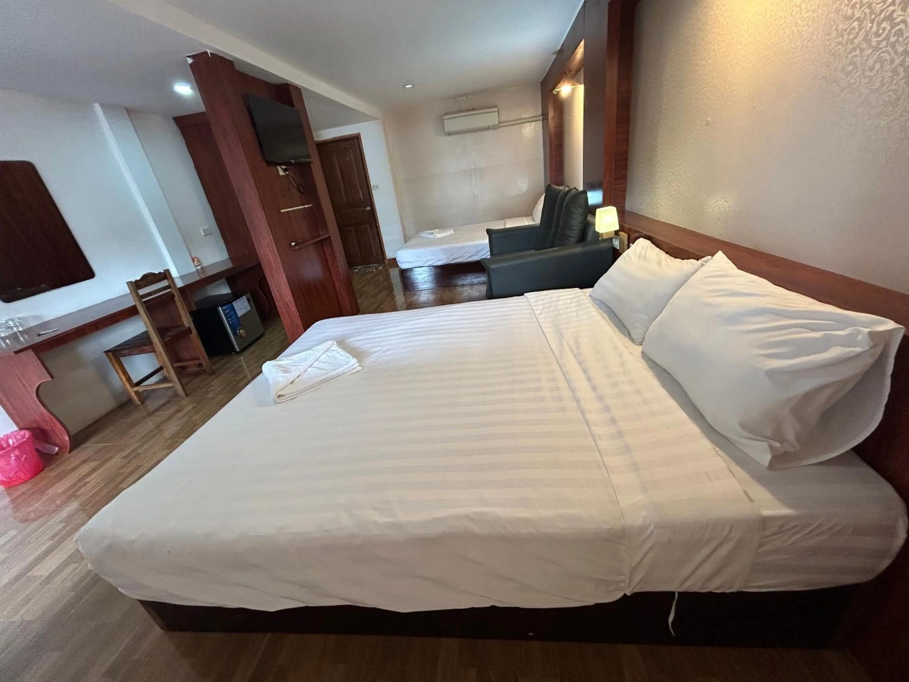 Bedroom, Bed in Vang Vieng Sky Mountain View Hotel