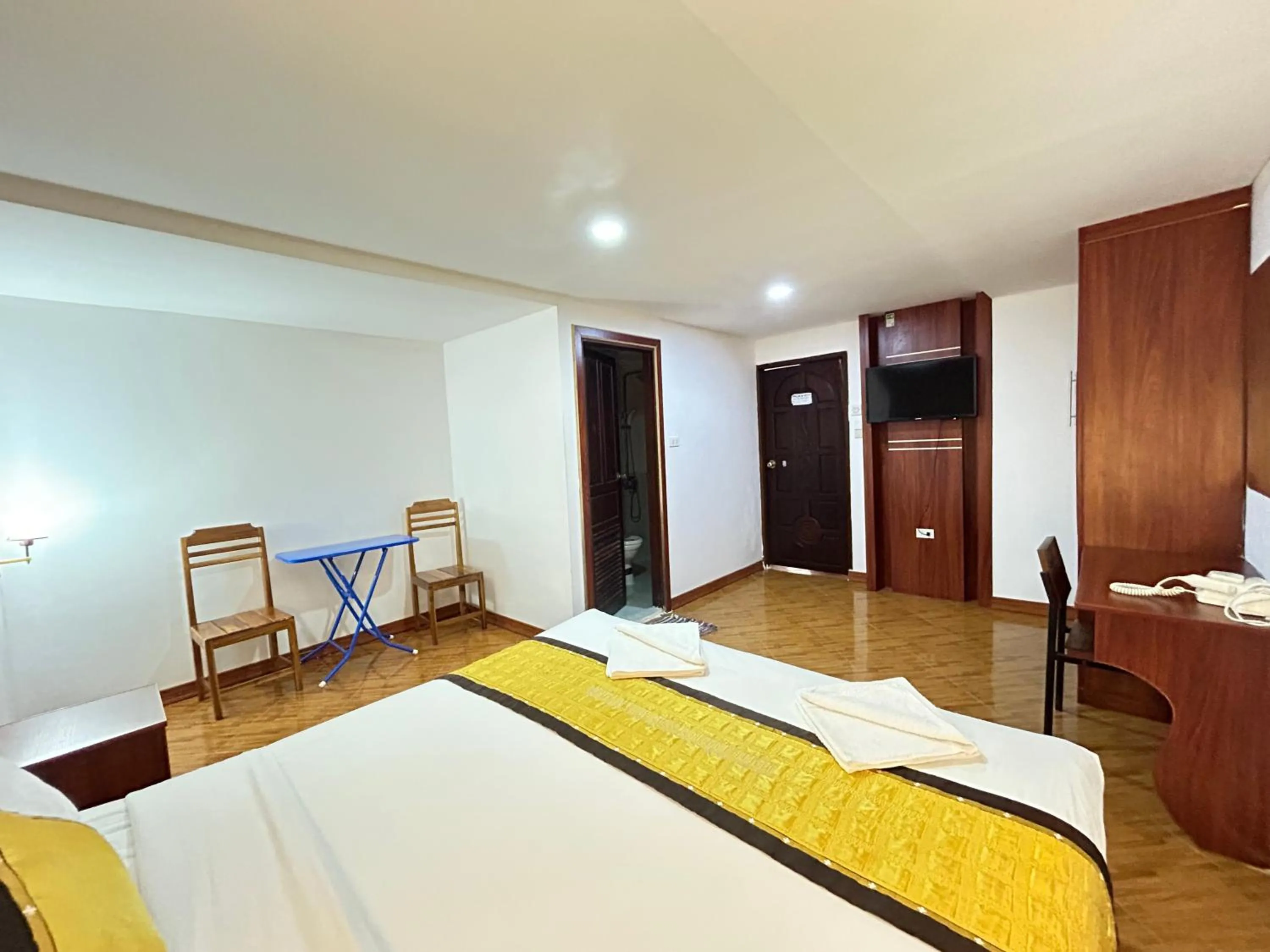 Photo of the whole room, Bed in Vang Vieng Sky Mountain View Hotel