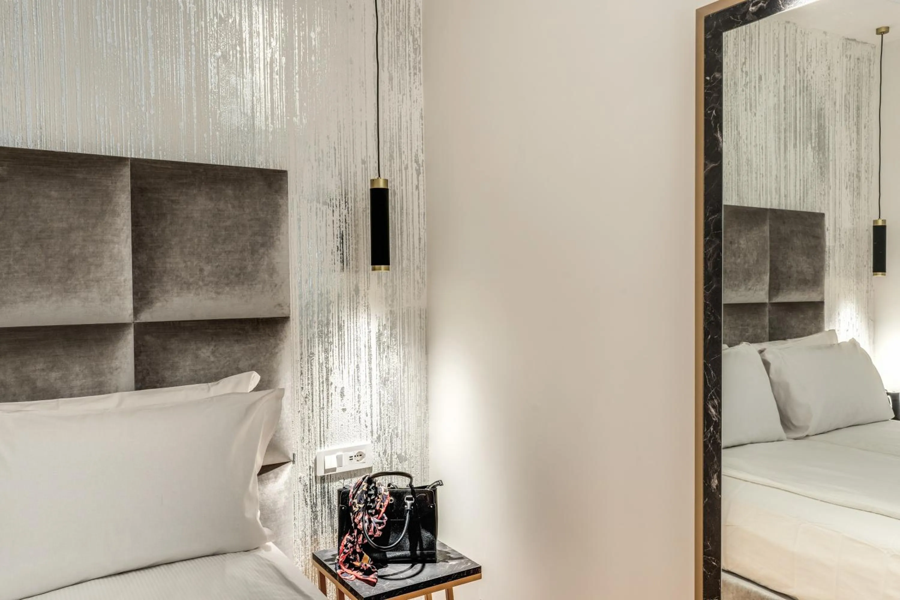 Decorative detail, Bed in Goldoni 47