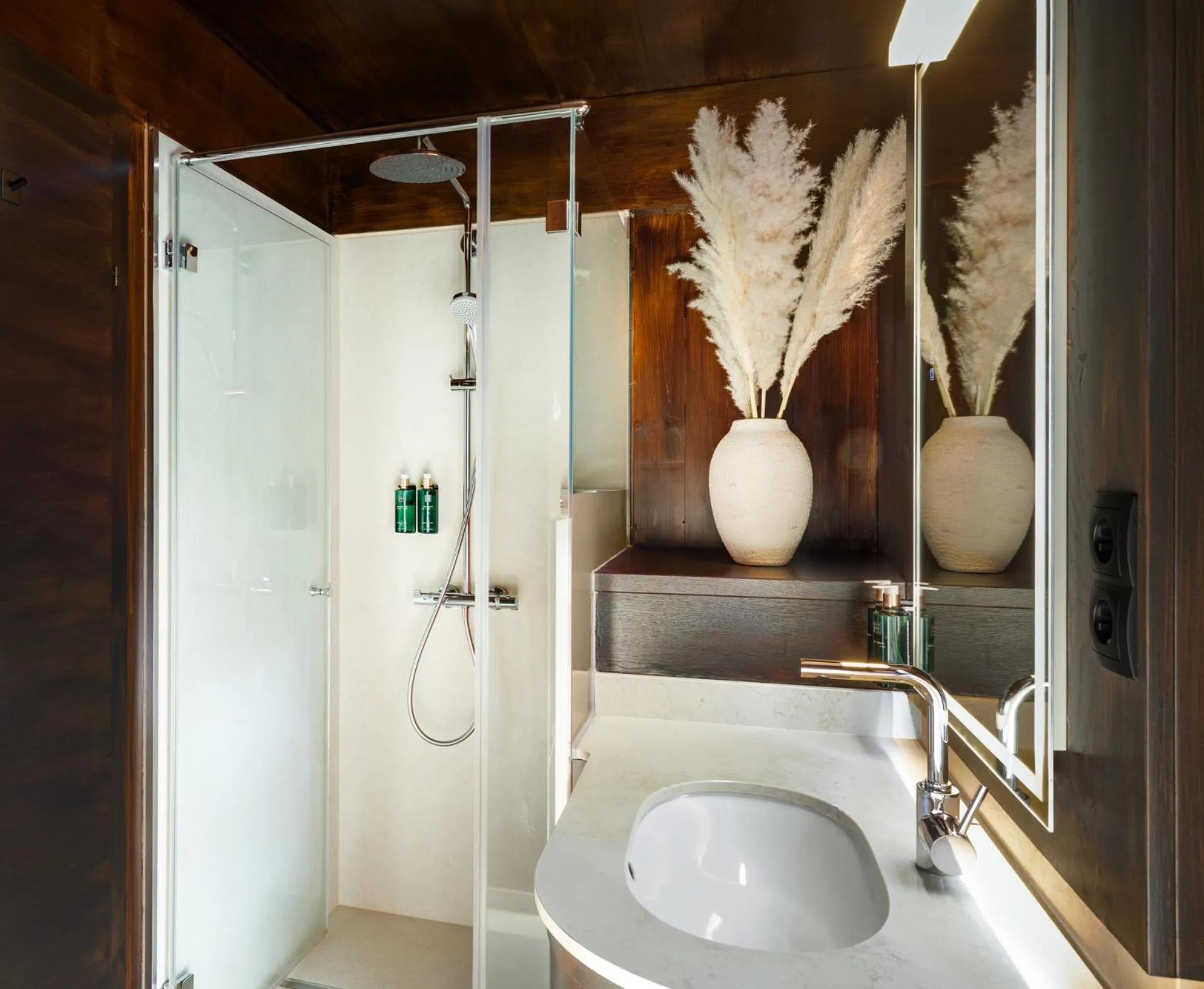 Shower in edelførst Baumhäuser