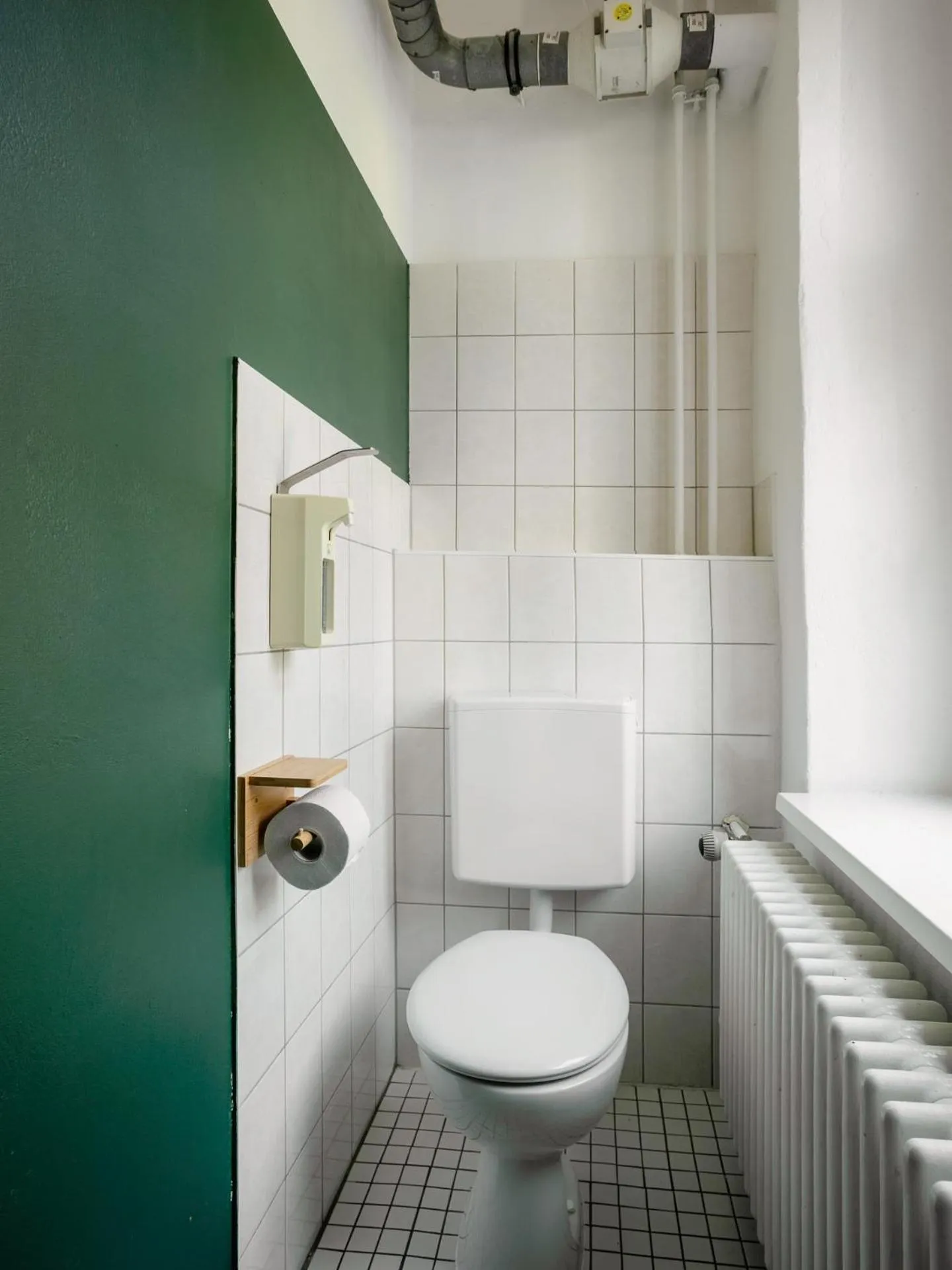 Bathroom in EastSeven Berlin Hostel