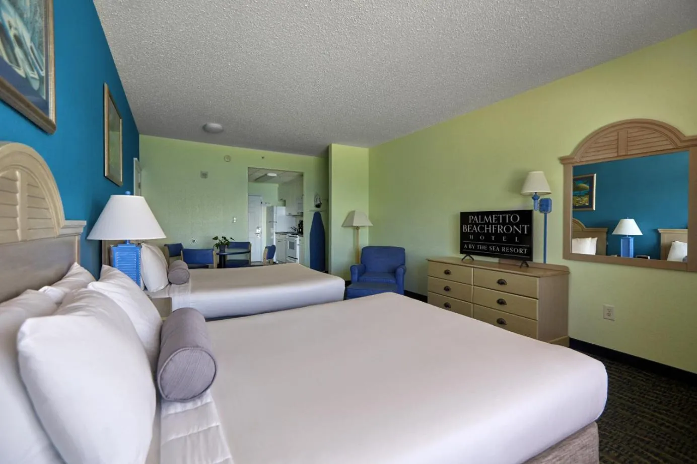 TV and multimedia, Bed in Palmetto Beachfront Hotel, a By The Sea Resort